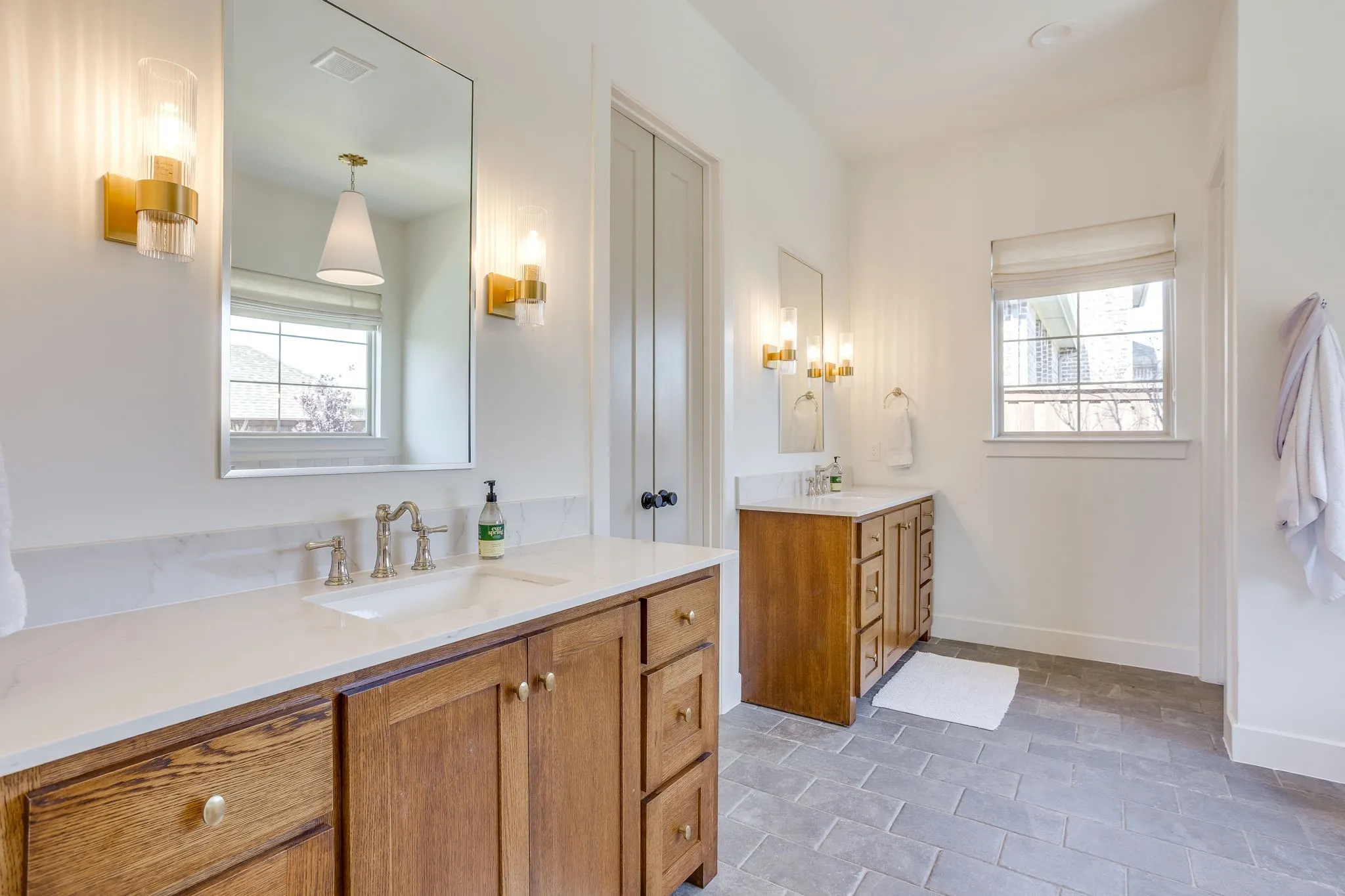 Single Family Residence For Sale in Parker County , 14000 Rozana Street, Fort Worth, Texas 76008, 4 Bedroom, 3 Bathroom, 2 Garage spaces, 3,211 Sqft, built in 2022, mls#21357630, Real Estate Agent in Fort Worth, Homes For Sale in Parker county, Homes For Sale in Fort Worth, Realtor in Fort Worth Texas, Real Estate Brokerage Independent Realty Texas, Luminita Cordes Realtor