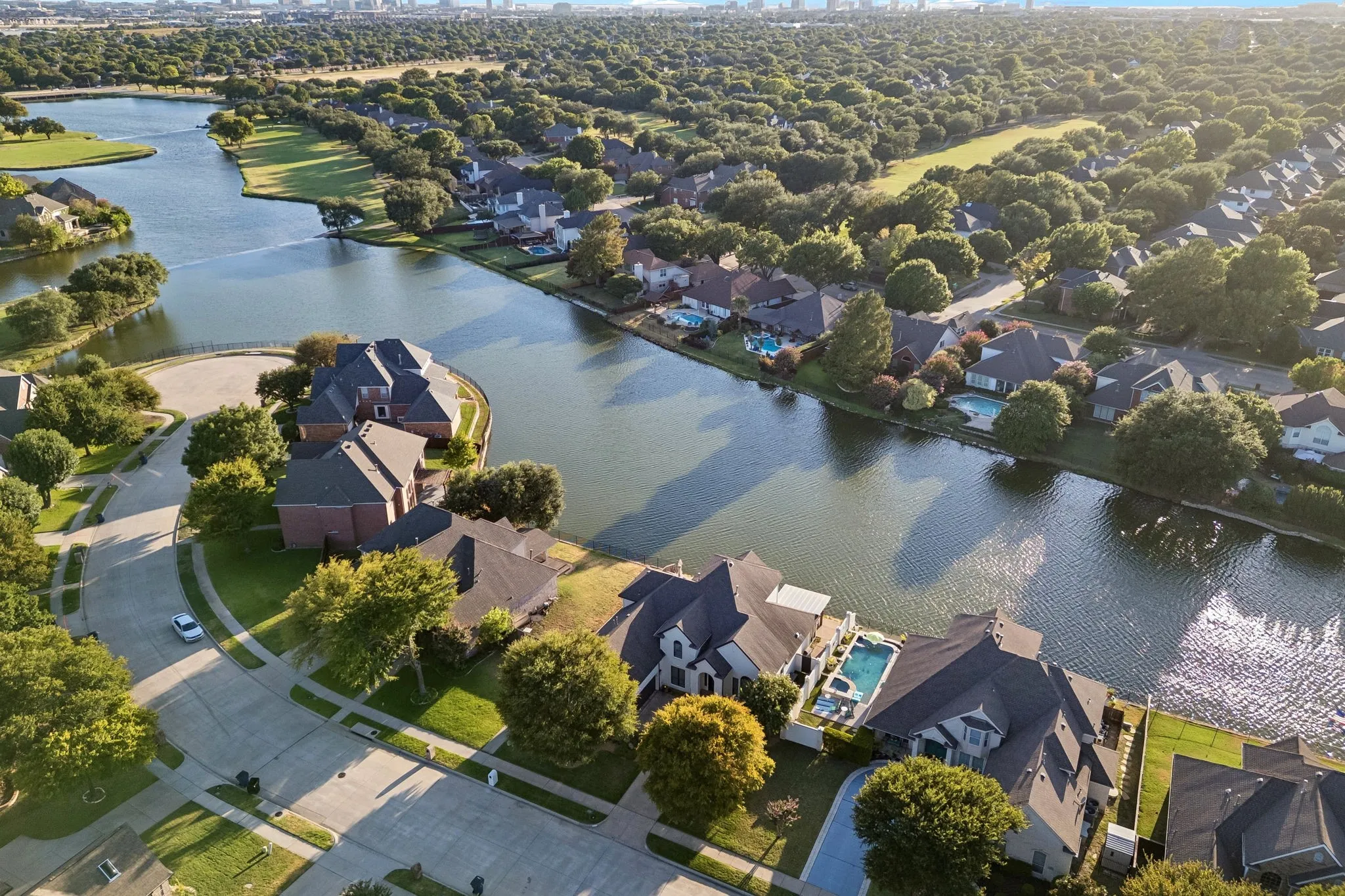 Single Family Residence For Sale in Collin County , 5303 Lafayette Drive, Frisco, Texas 75035, 4 Bedroom, 3 Bathroom, 2 Garage spaces, 3,244 Sqft, built in 2001, mls#21358570, Real Estate Agent in Frisco, Homes For Sale in Collin county, Homes For Sale in Frisco, Realtor in Frisco Texas, Real Estate Brokerage Independent Realty Texas, Luminita Cordes Realtor