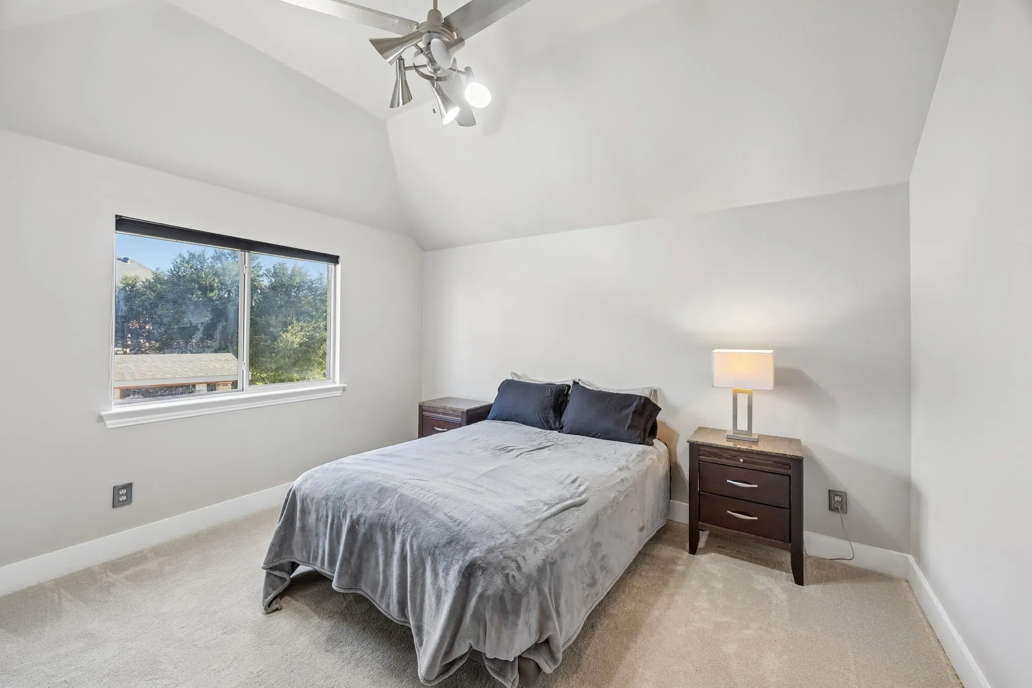 Single Family Residence For Sale in Collin County , 5303 Lafayette Drive, Frisco, Texas 75035, 4 Bedroom, 3 Bathroom, 2 Garage spaces, 3,244 Sqft, built in 2001, mls#21358570, Real Estate Agent in Frisco, Homes For Sale in Collin county, Homes For Sale in Frisco, Realtor in Frisco Texas, Real Estate Brokerage Independent Realty Texas, Luminita Cordes Realtor