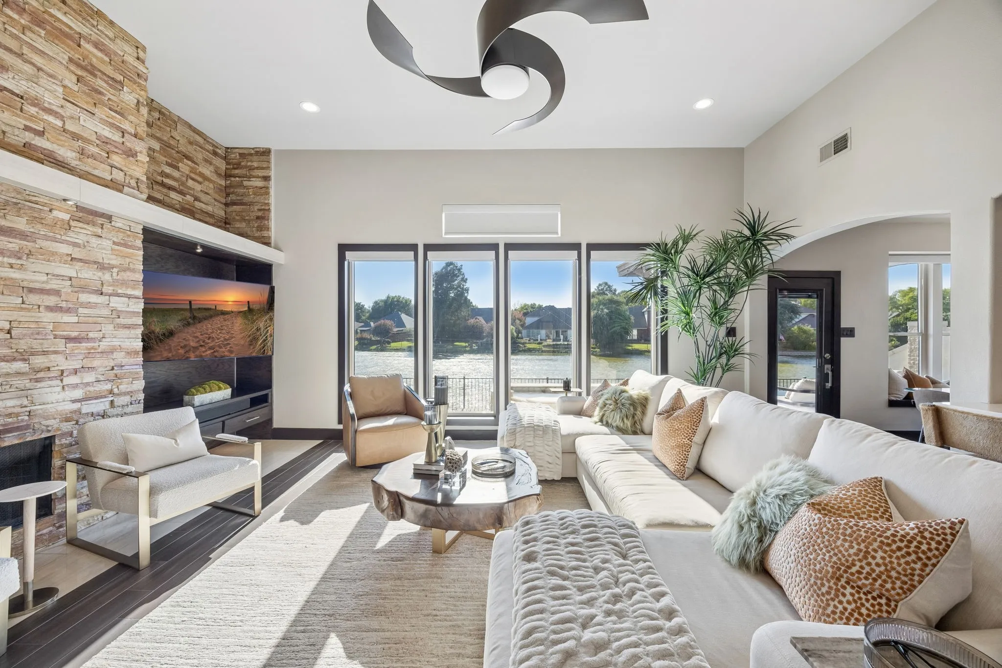 Single Family Residence For Sale in Collin County , 5303 Lafayette Drive, Frisco, Texas 75035, 4 Bedroom, 3 Bathroom, 2 Garage spaces, 3,244 Sqft, built in 2001, mls#21358570, Real Estate Agent in Frisco, Homes For Sale in Collin county, Homes For Sale in Frisco, Realtor in Frisco Texas, Real Estate Brokerage Independent Realty Texas, Luminita Cordes Realtor