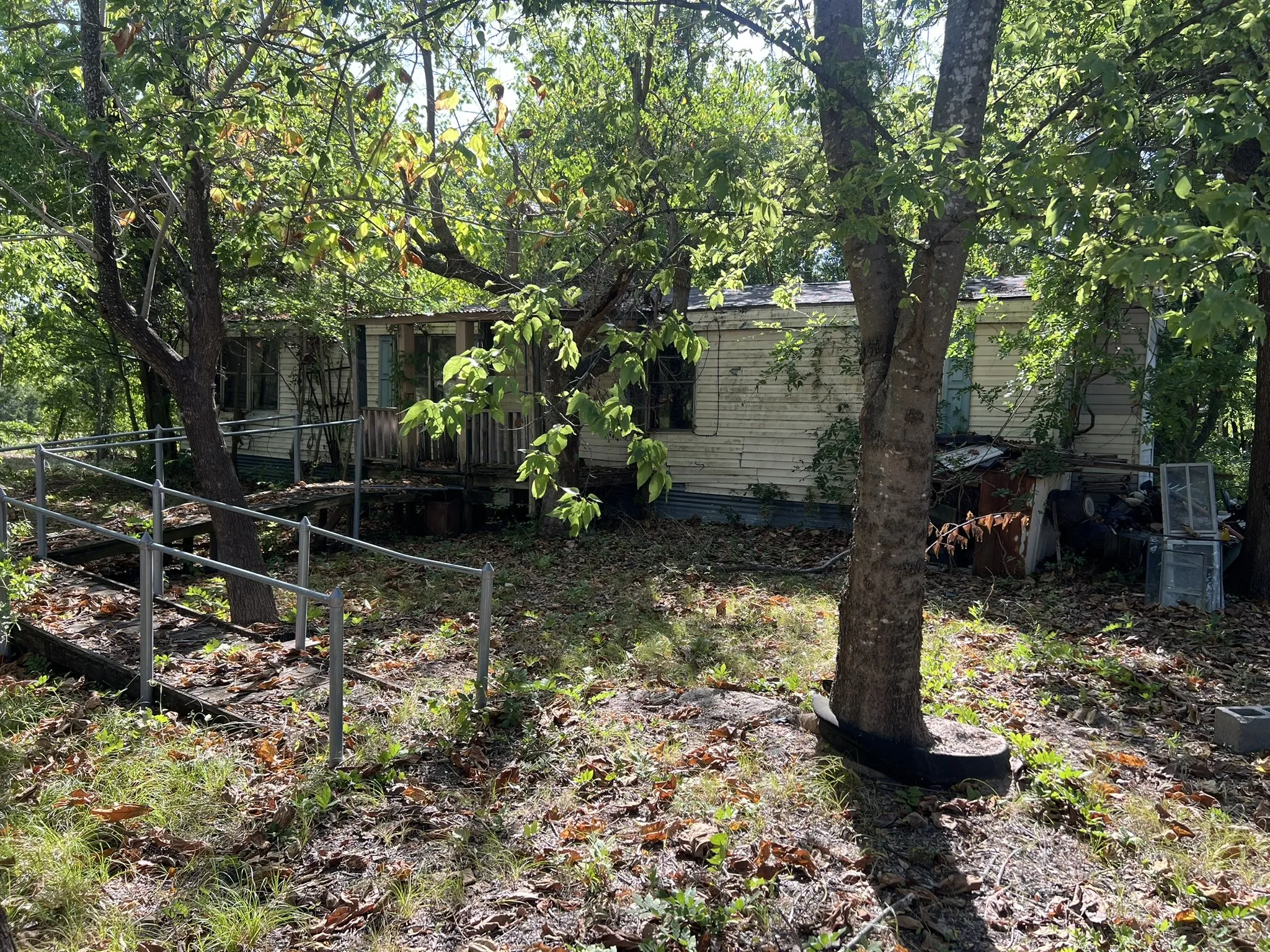 Mobile Home For Sale in Hunt County , 10163 Gaillard Lake, Wills Point, Texas 75169, 2 Bedroom, 1 Bathroom, Garage spaces, 2,432 Sqft, built in 1984, mls#21363681, Real Estate Agent in Wills Point, Homes For Sale in Hunt county, Homes For Sale in Wills Point, Realtor in Wills Point Texas, Real Estate Brokerage Independent Realty Texas, Luminita Cordes Realtor