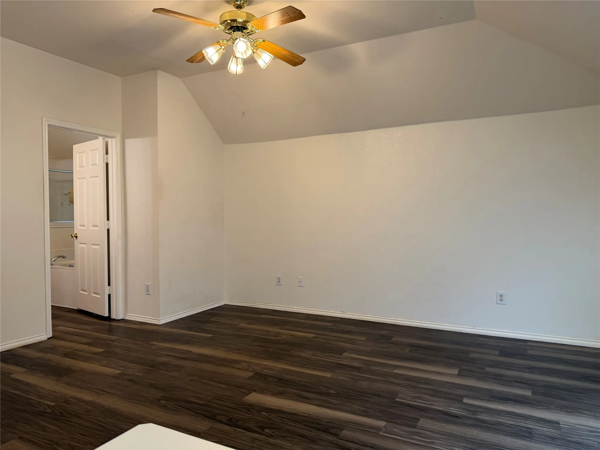 Single Family Residence For Rent in Tarrant County , 406 Alta Ridge Drive, Keller, Texas 76248, 4 Bedroom, 3 Bathroom, 2 Garage spaces, 2,378 Sqft, built in 1998, mls#21363354, Real Estate Agent in Keller, Homes For Rent in Tarrant county, Homes For Rent in Keller, Realtor in Keller Texas, Real Estate Brokerage Independent Realty Texas, Luminita Cordes Realtor
