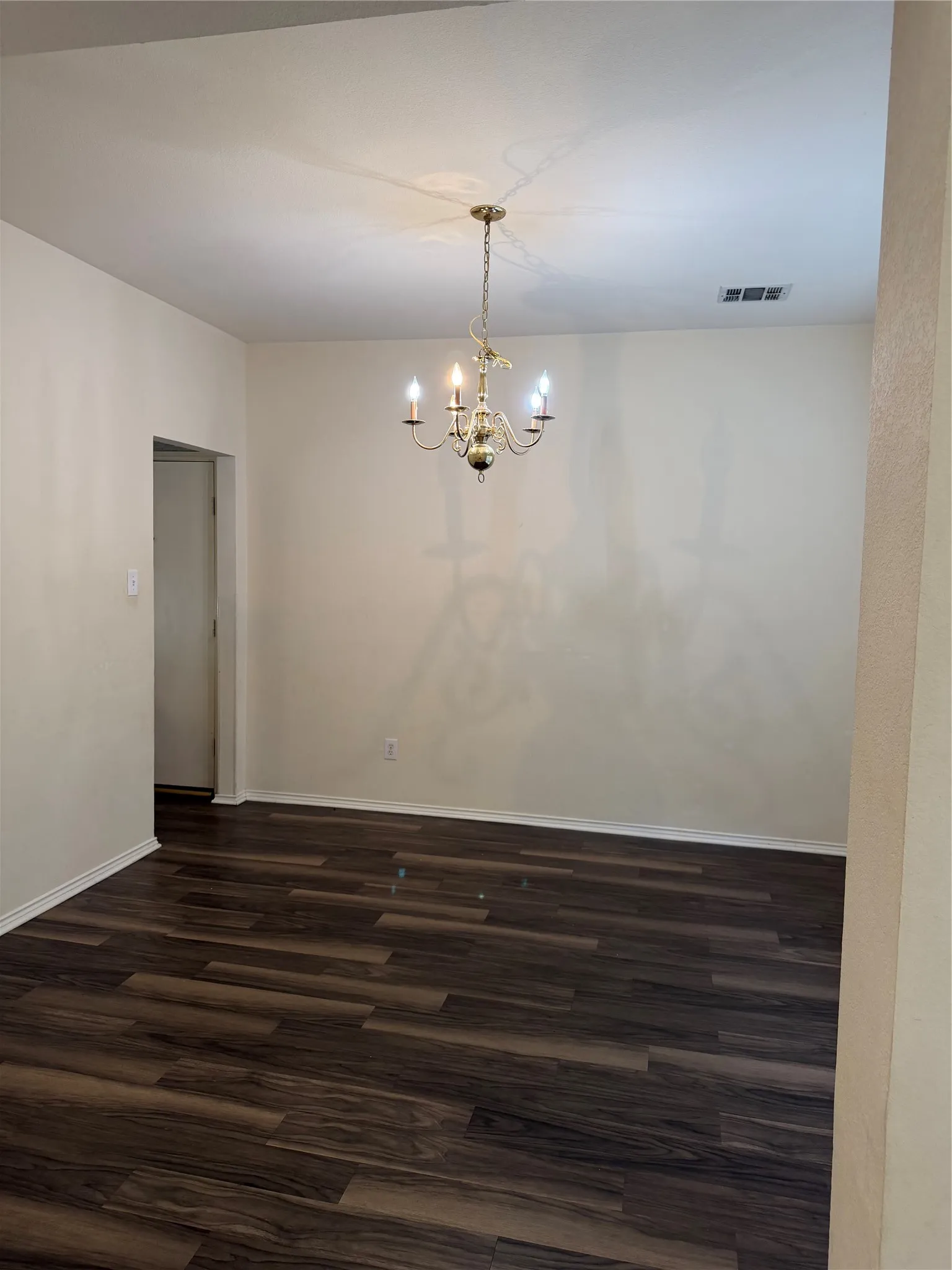 Single Family Residence For Rent in Tarrant County , 406 Alta Ridge Drive, Keller, Texas 76248, 4 Bedroom, 3 Bathroom, 2 Garage spaces, 2,378 Sqft, built in 1998, mls#21363354, Real Estate Agent in Keller, Homes For Rent in Tarrant county, Homes For Rent in Keller, Realtor in Keller Texas, Real Estate Brokerage Independent Realty Texas, Luminita Cordes Realtor