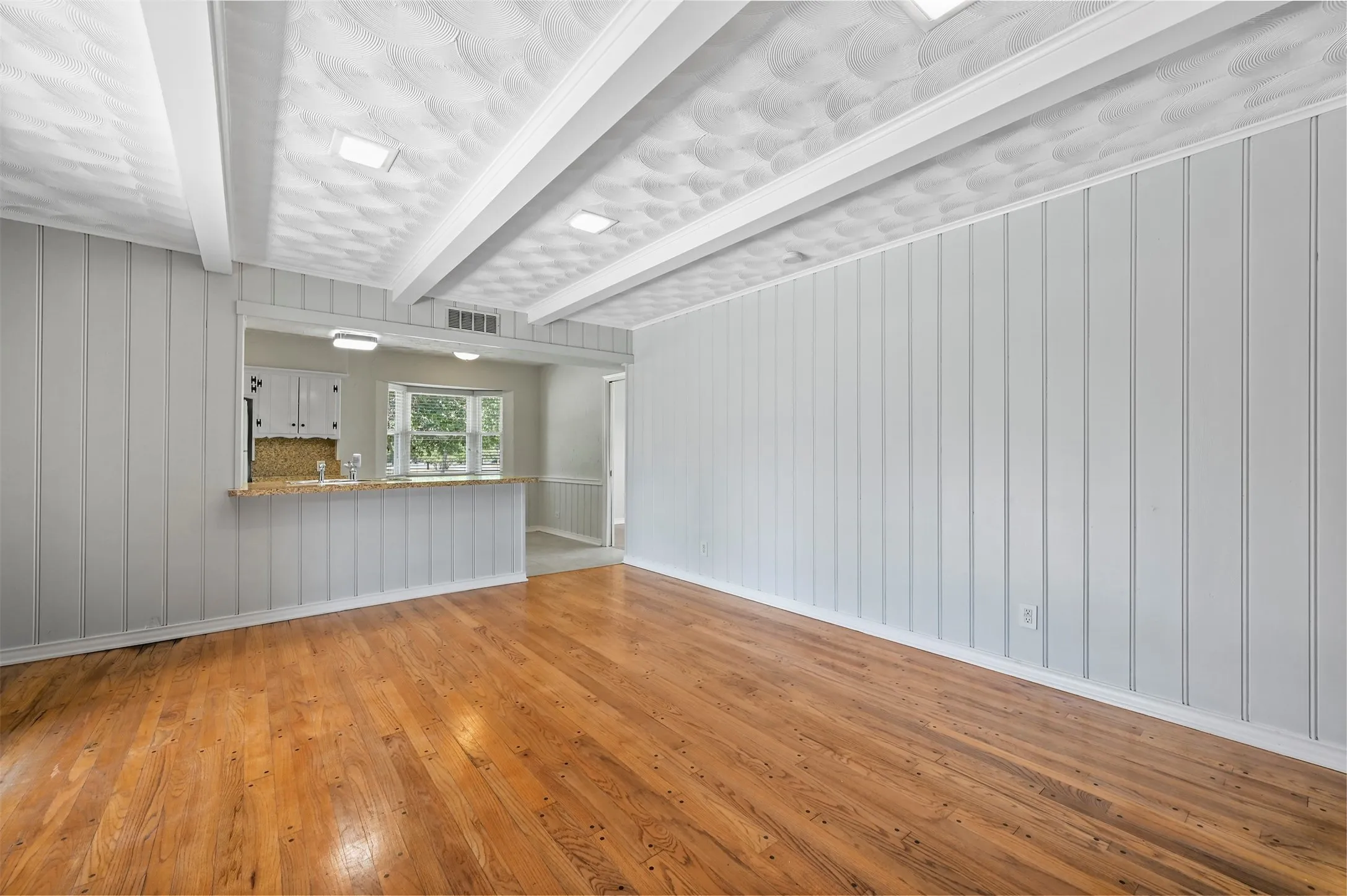 Single Family Residence For Rent in Dallas County , 3468 Townsend Drive, Dallas, Texas 75229, 3 Bedroom, 2 Bathroom, 2 Garage spaces, 1,895 Sqft, built in 1957, mls#21361774, Real Estate Agent in Dallas, Homes For Rent in Dallas county, Homes For Rent in Dallas, Realtor in Dallas Texas, Real Estate Brokerage Independent Realty Texas, Luminita Cordes Realtor