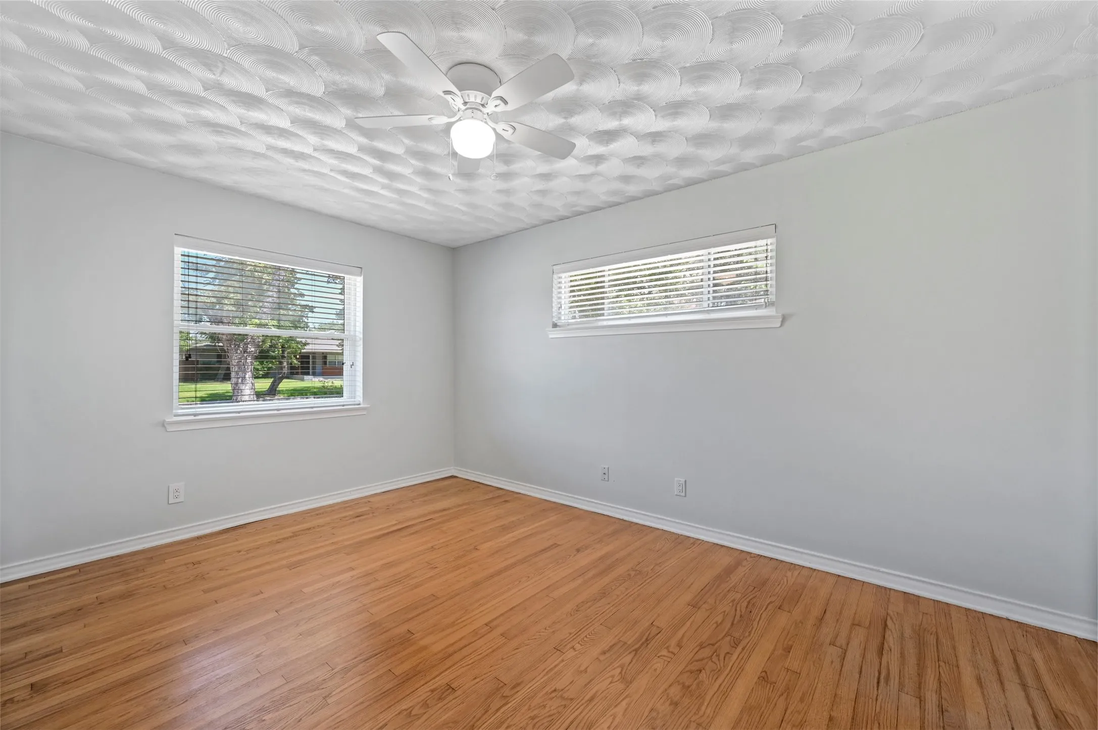 Single Family Residence For Rent in Dallas County , 3468 Townsend Drive, Dallas, Texas 75229, 3 Bedroom, 2 Bathroom, 2 Garage spaces, 1,895 Sqft, built in 1957, mls#21361774, Real Estate Agent in Dallas, Homes For Rent in Dallas county, Homes For Rent in Dallas, Realtor in Dallas Texas, Real Estate Brokerage Independent Realty Texas, Luminita Cordes Realtor