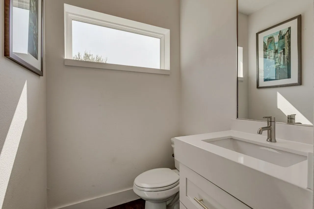 Condominium For Sale in Dallas County , 5711 Bryan Parkway 102, Dallas, Texas 75206, 2 Bedroom, 3 Bathroom, 2 Garage spaces, 1,527 Sqft, built in 2017, mls#21361351, Real Estate Agent in Dallas, Homes For Sale in Dallas county, Homes For Sale in Dallas, Realtor in Dallas Texas, Real Estate Brokerage Independent Realty Texas, Luminita Cordes Realtor