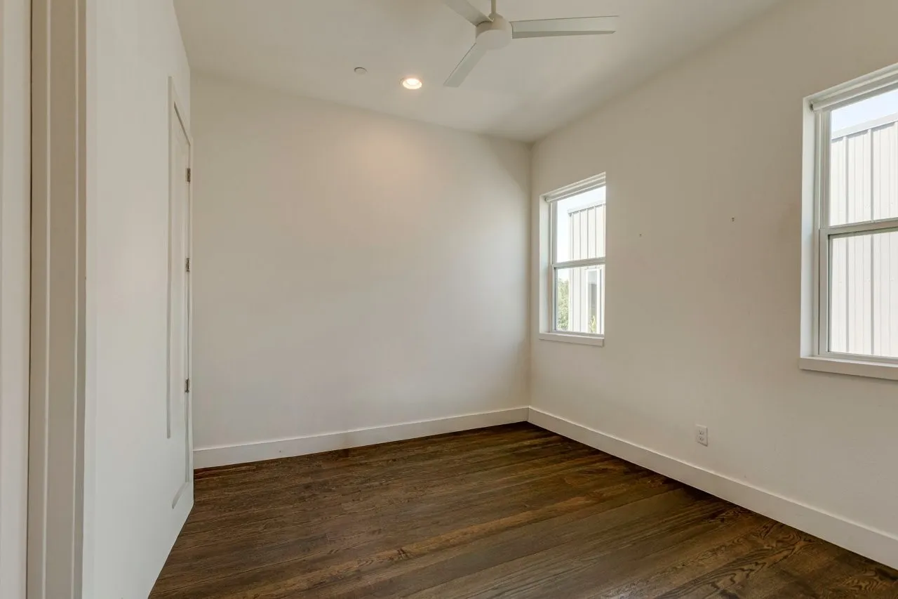 Condominium For Sale in Dallas County , 5711 Bryan Parkway 102, Dallas, Texas 75206, 2 Bedroom, 3 Bathroom, 2 Garage spaces, 1,527 Sqft, built in 2017, mls#21361351, Real Estate Agent in Dallas, Homes For Sale in Dallas county, Homes For Sale in Dallas, Realtor in Dallas Texas, Real Estate Brokerage Independent Realty Texas, Luminita Cordes Realtor