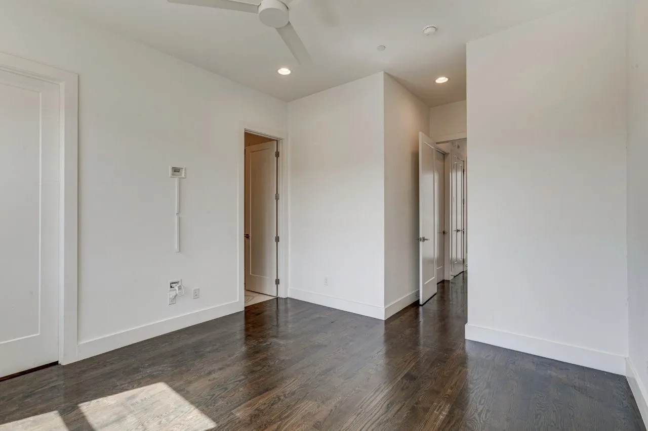 Condominium For Sale in Dallas County , 5711 Bryan Parkway 102, Dallas, Texas 75206, 2 Bedroom, 3 Bathroom, 2 Garage spaces, 1,527 Sqft, built in 2017, mls#21361351, Real Estate Agent in Dallas, Homes For Sale in Dallas county, Homes For Sale in Dallas, Realtor in Dallas Texas, Real Estate Brokerage Independent Realty Texas, Luminita Cordes Realtor