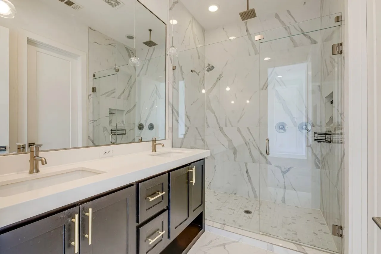 Condominium For Sale in Dallas County , 5711 Bryan Parkway 102, Dallas, Texas 75206, 2 Bedroom, 3 Bathroom, 2 Garage spaces, 1,527 Sqft, built in 2017, mls#21361351, Real Estate Agent in Dallas, Homes For Sale in Dallas county, Homes For Sale in Dallas, Realtor in Dallas Texas, Real Estate Brokerage Independent Realty Texas, Luminita Cordes Realtor