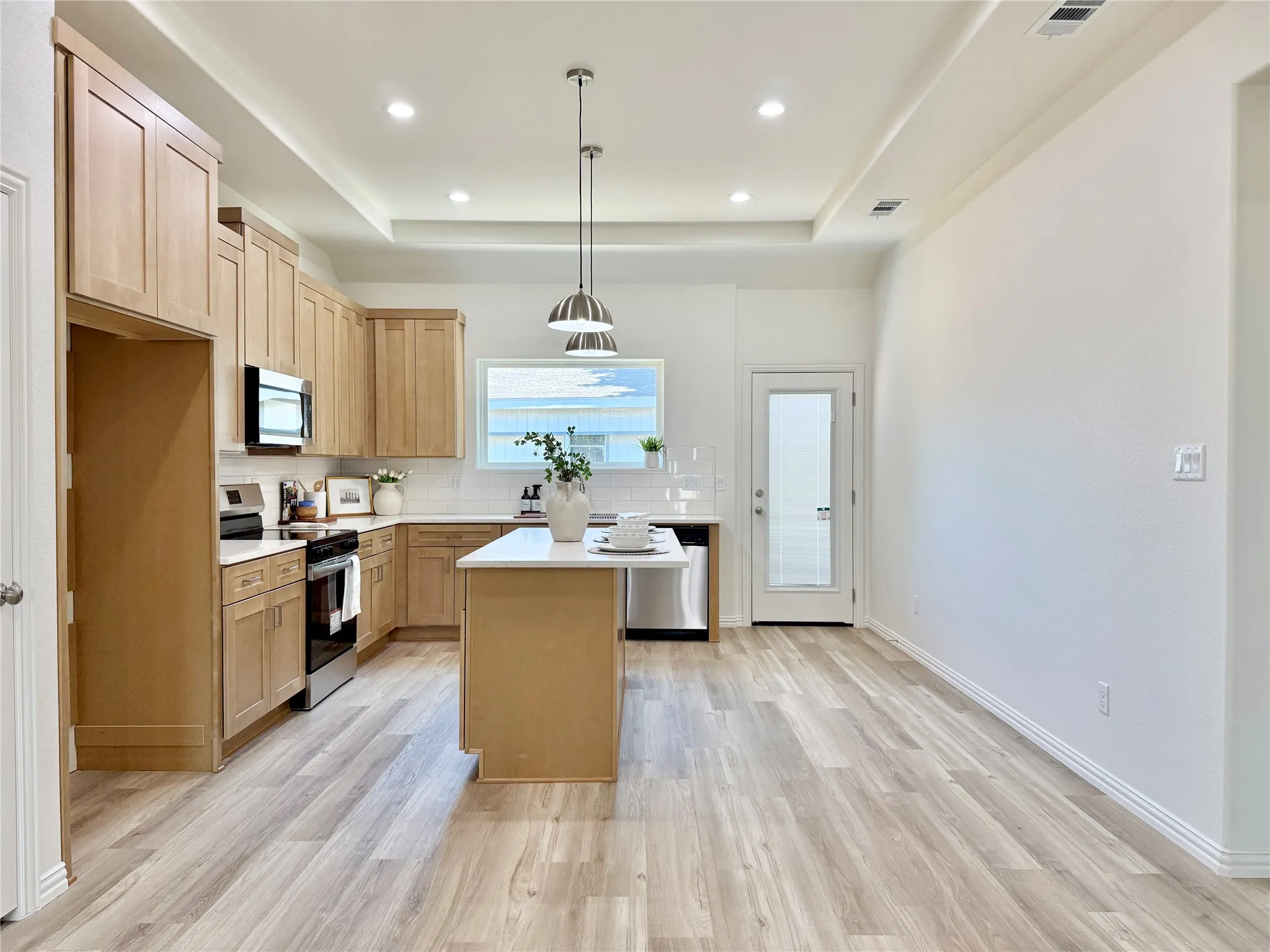 Single Family Residence For Sale in Hood County , 5555 Mercedes Circle, Granbury, Texas 76048, 3 Bedroom, 2 Bathroom, 1 Garage spaces, 1,425 Sqft, built in 2026, mls#21363322, Real Estate Agent in Granbury, Homes For Sale in Hood county, Homes For Sale in Granbury, Realtor in Granbury Texas, Real Estate Brokerage Independent Realty Texas, Luminita Cordes Realtor