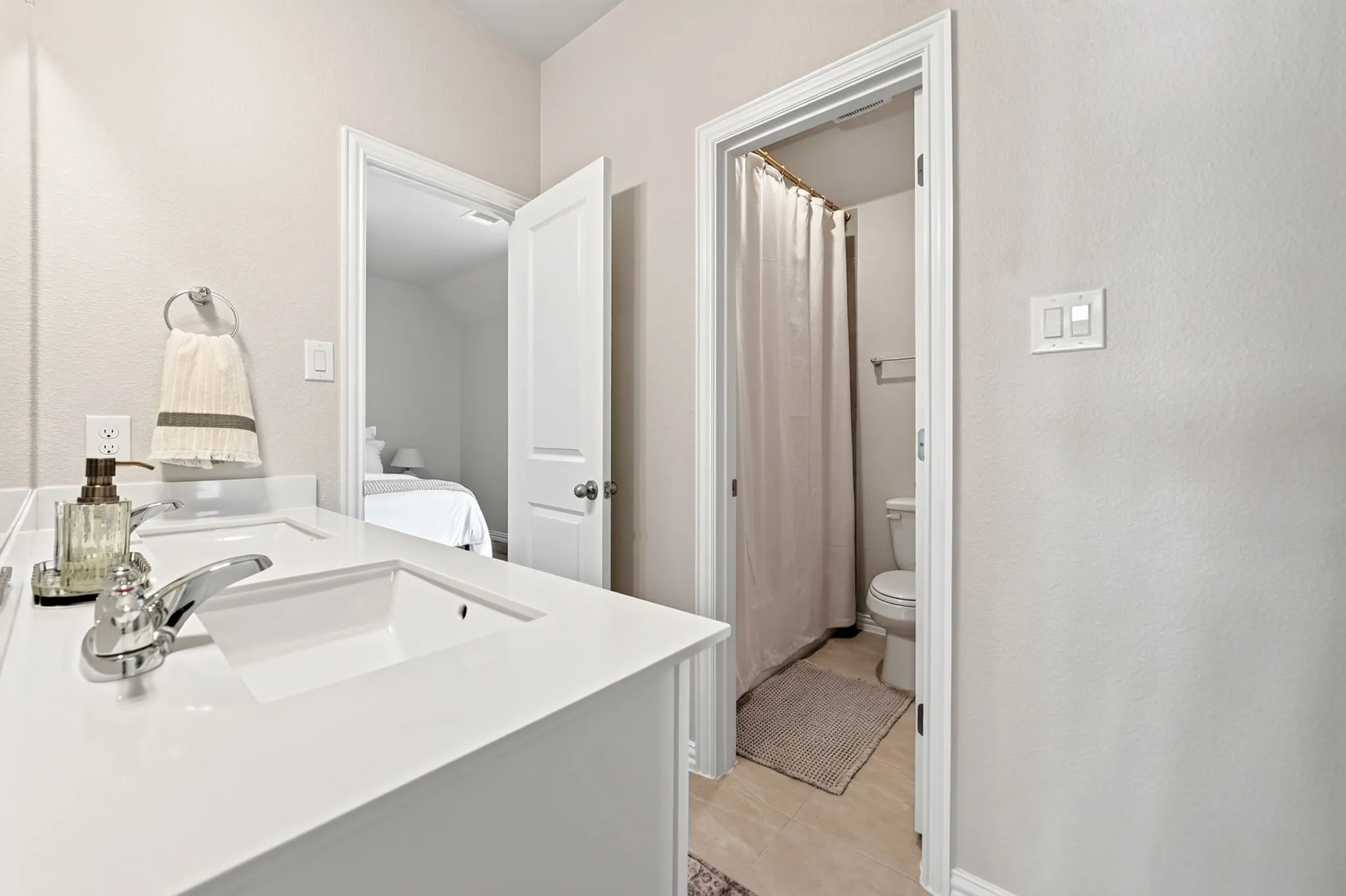 Single Family Residence For Sale in Denton County , 721 Kurrus Street, Justin, Texas 76247, 5 Bedroom, 4 Bathroom, 2 Garage spaces, 3,144 Sqft, built in 2025, mls#21361401, Real Estate Agent in Justin, Homes For Sale in Denton county, Homes For Sale in Justin, Realtor in Justin Texas, Real Estate Brokerage Independent Realty Texas, Luminita Cordes Realtor