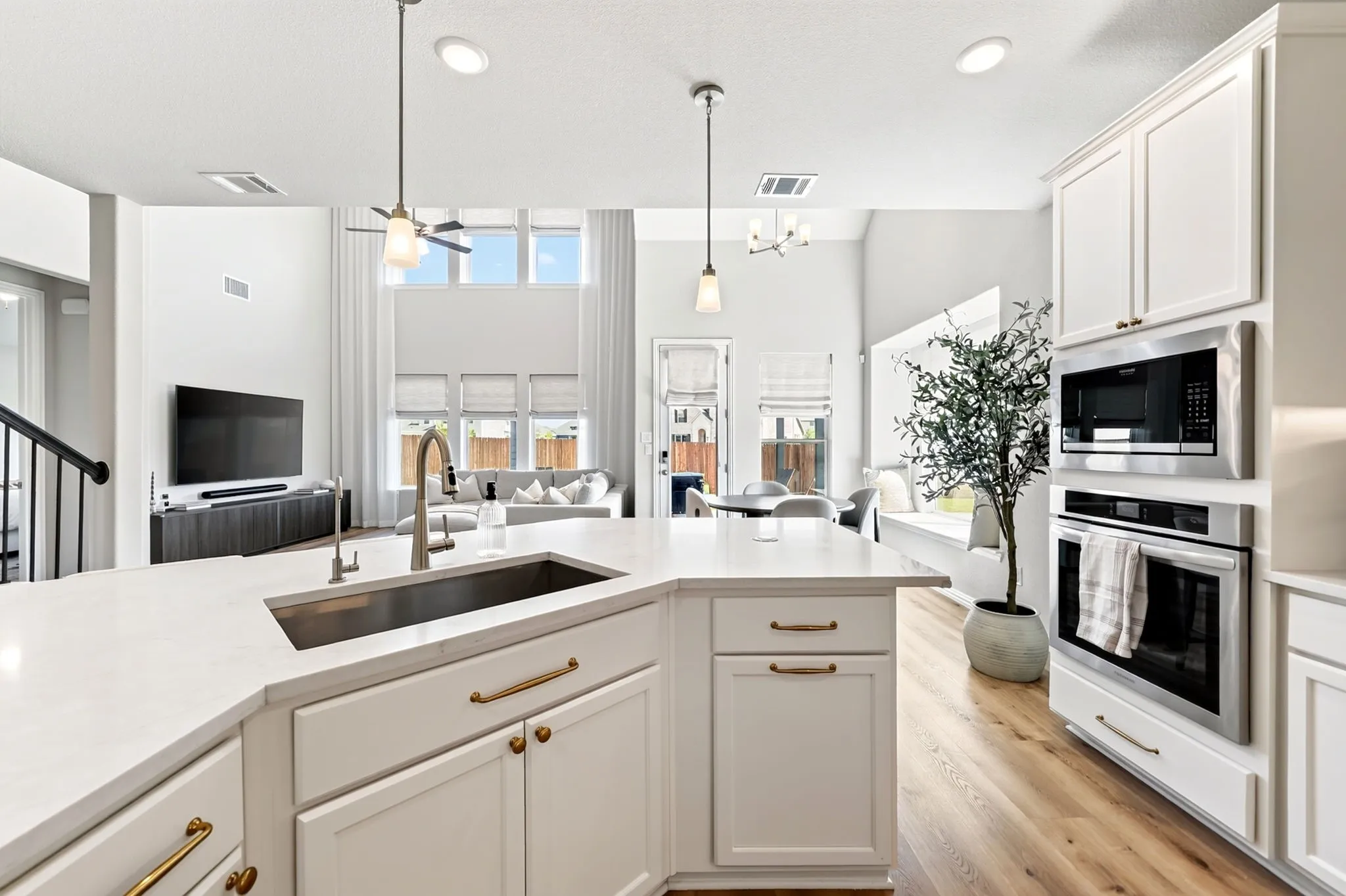 Single Family Residence For Sale in Denton County , 721 Kurrus Street, Justin, Texas 76247, 5 Bedroom, 4 Bathroom, 2 Garage spaces, 3,144 Sqft, built in 2025, mls#21361401, Real Estate Agent in Justin, Homes For Sale in Denton county, Homes For Sale in Justin, Realtor in Justin Texas, Real Estate Brokerage Independent Realty Texas, Luminita Cordes Realtor