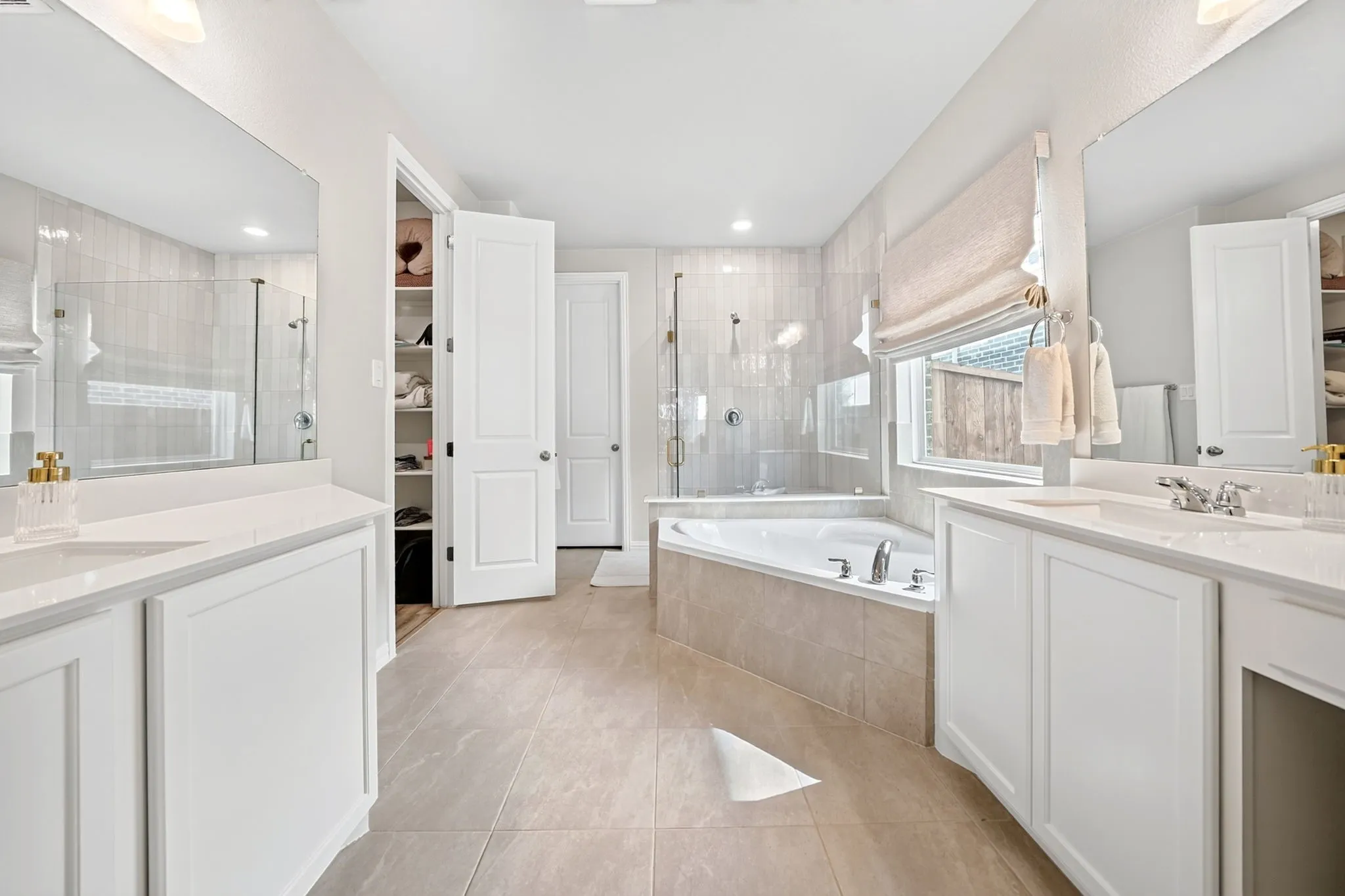 Single Family Residence For Sale in Denton County , 721 Kurrus Street, Justin, Texas 76247, 5 Bedroom, 4 Bathroom, 2 Garage spaces, 3,144 Sqft, built in 2025, mls#21361401, Real Estate Agent in Justin, Homes For Sale in Denton county, Homes For Sale in Justin, Realtor in Justin Texas, Real Estate Brokerage Independent Realty Texas, Luminita Cordes Realtor