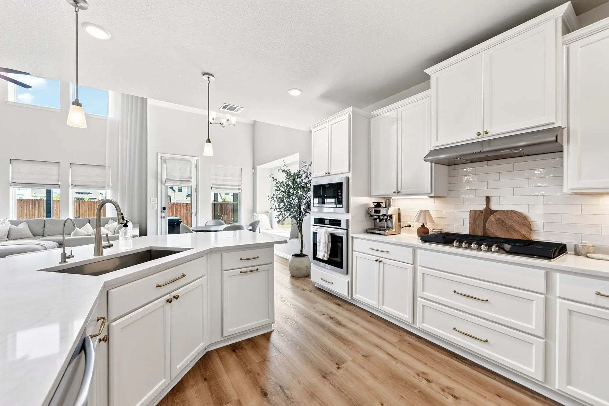 Single Family Residence For Sale in Denton County , 721 Kurrus Street, Justin, Texas 76247, 5 Bedroom, 4 Bathroom, 2 Garage spaces, 3,144 Sqft, built in 2025, mls#21361401, Real Estate Agent in Justin, Homes For Sale in Denton county, Homes For Sale in Justin, Realtor in Justin Texas, Real Estate Brokerage Independent Realty Texas, Luminita Cordes Realtor