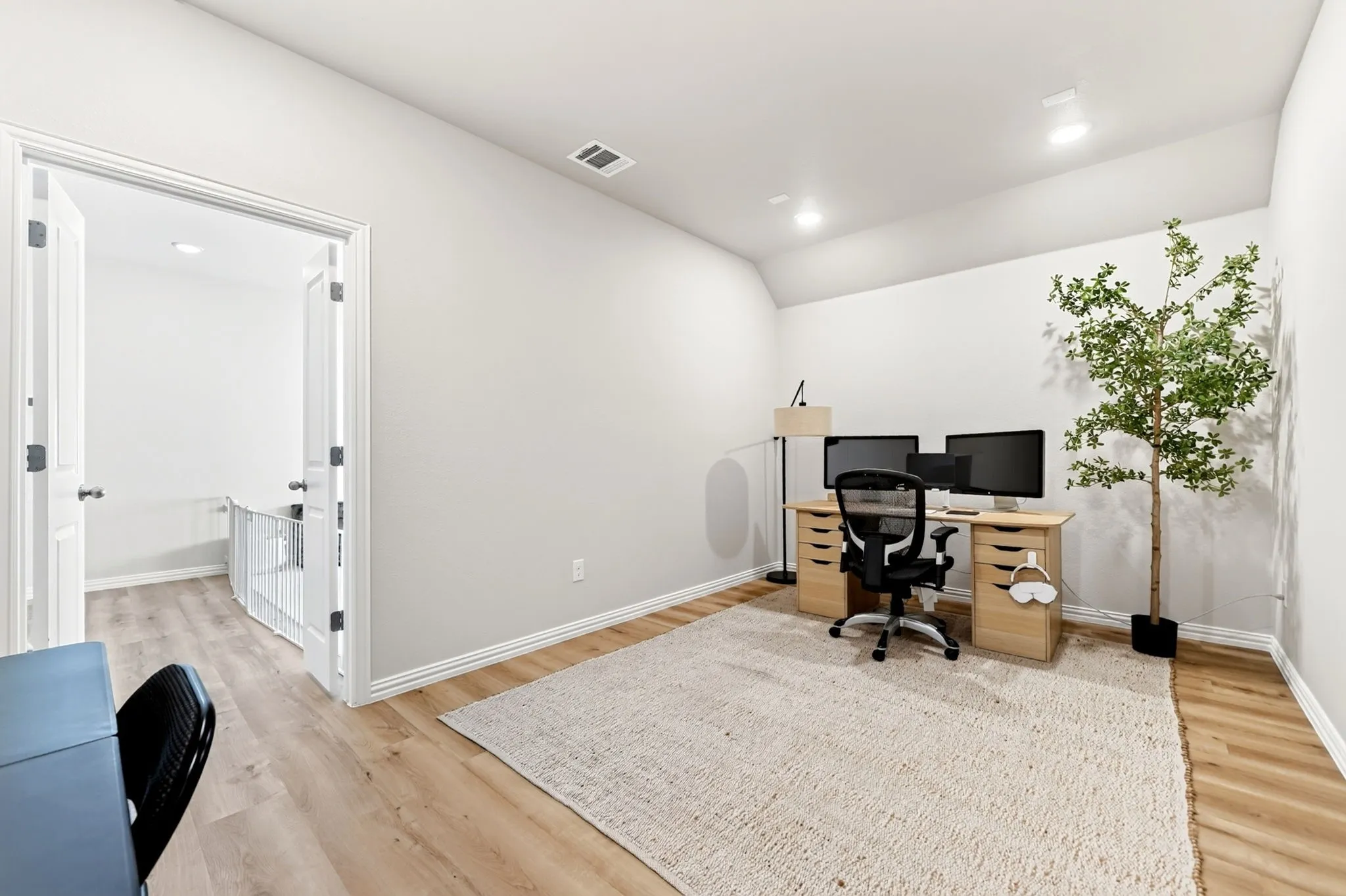 Single Family Residence For Sale in Denton County , 721 Kurrus Street, Justin, Texas 76247, 5 Bedroom, 4 Bathroom, 2 Garage spaces, 3,144 Sqft, built in 2025, mls#21361401, Real Estate Agent in Justin, Homes For Sale in Denton county, Homes For Sale in Justin, Realtor in Justin Texas, Real Estate Brokerage Independent Realty Texas, Luminita Cordes Realtor