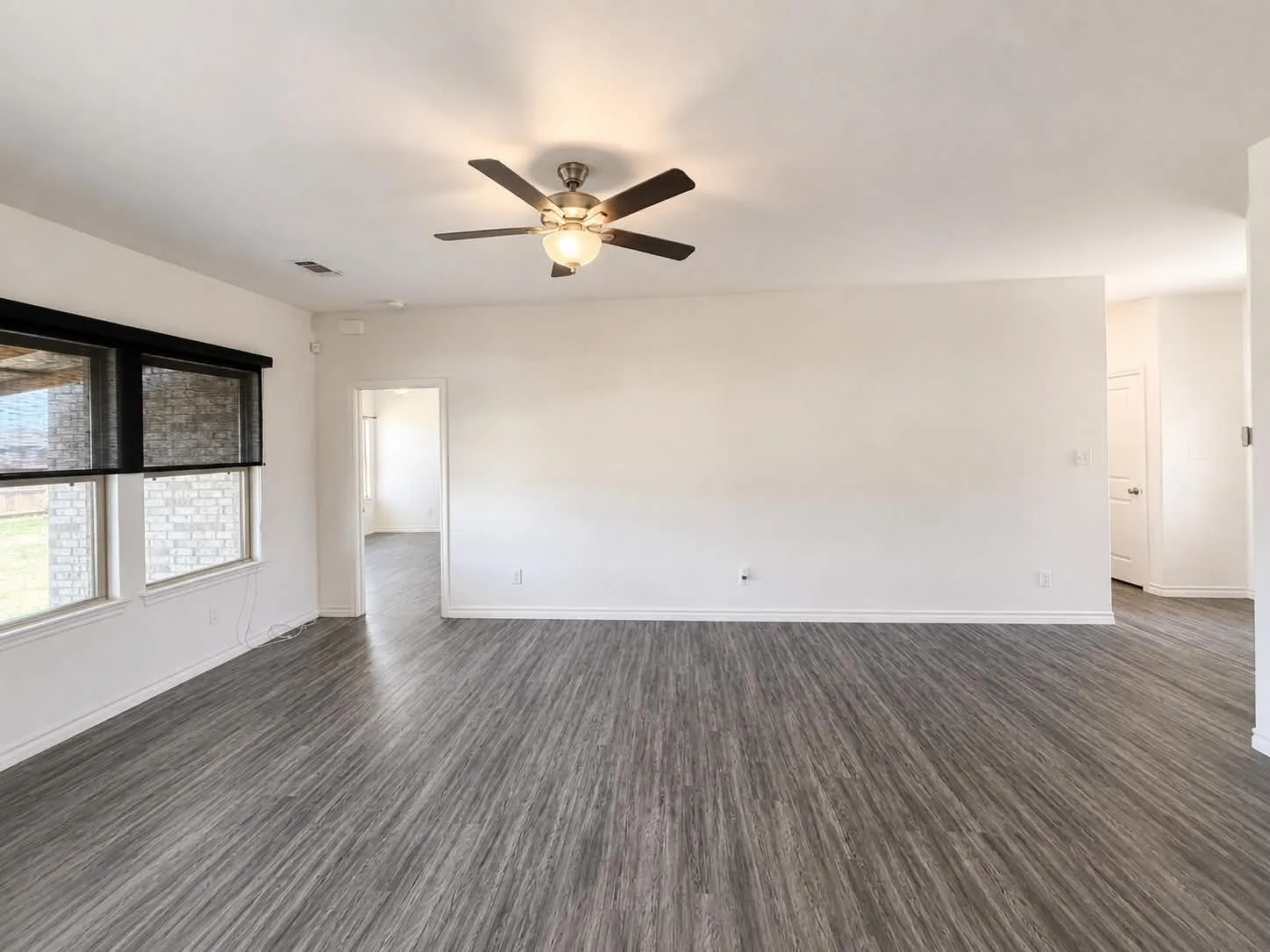 Single Family Residence For Sale in Kaufman County , 2915 Emma Lane, Mabank, Texas 75147, 3 Bedroom, 2 Bathroom, 2 Garage spaces, 1,239 Sqft, built in 2021, mls#21362608, Real Estate Agent in Mabank, Homes For Sale in Kaufman county, Homes For Sale in Mabank, Realtor in Mabank Texas, Real Estate Brokerage Independent Realty Texas, Luminita Cordes Realtor