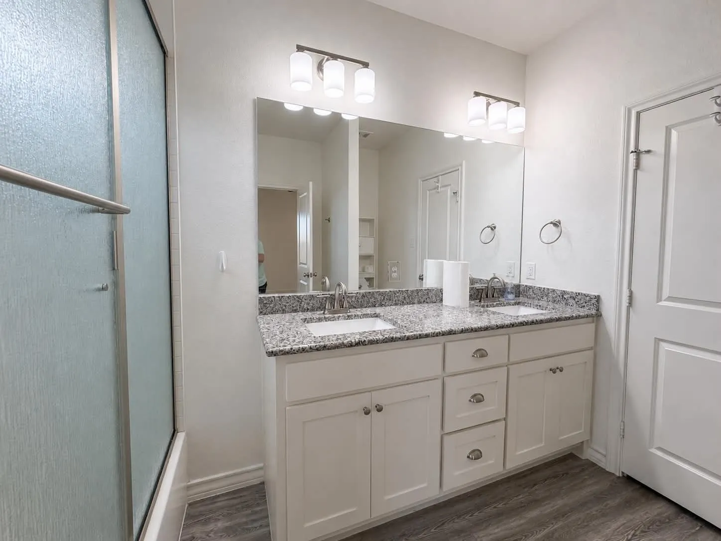 Single Family Residence For Sale in Kaufman County , 2915 Emma Lane, Mabank, Texas 75147, 3 Bedroom, 2 Bathroom, 2 Garage spaces, 1,239 Sqft, built in 2021, mls#21362608, Real Estate Agent in Mabank, Homes For Sale in Kaufman county, Homes For Sale in Mabank, Realtor in Mabank Texas, Real Estate Brokerage Independent Realty Texas, Luminita Cordes Realtor
