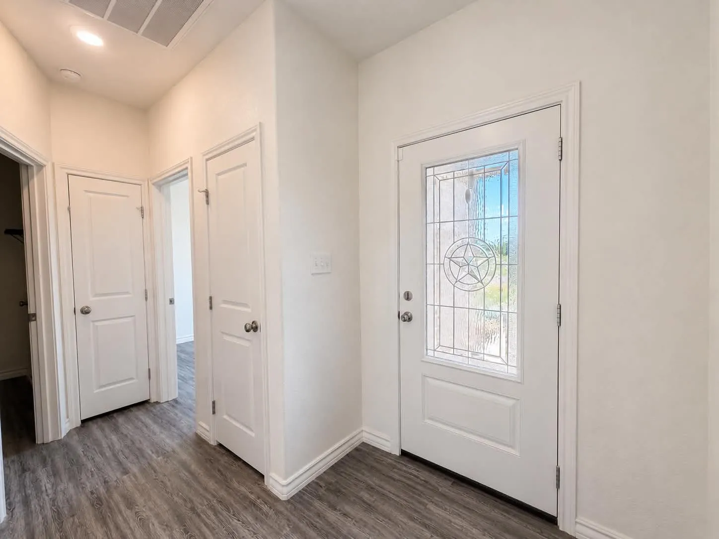 Single Family Residence For Sale in Kaufman County , 2915 Emma Lane, Mabank, Texas 75147, 3 Bedroom, 2 Bathroom, 2 Garage spaces, 1,239 Sqft, built in 2021, mls#21362608, Real Estate Agent in Mabank, Homes For Sale in Kaufman county, Homes For Sale in Mabank, Realtor in Mabank Texas, Real Estate Brokerage Independent Realty Texas, Luminita Cordes Realtor