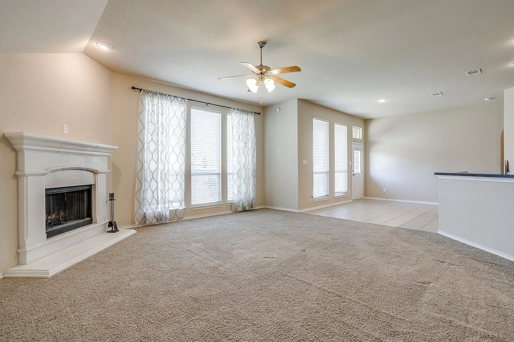 Single Family Residence For Rent in Tarrant County , 6 Beechcreek Drive, Edgecliff Village, Texas 76134, 3 Bedroom, 2 Bathroom, 2 Garage spaces, 2,404 Sqft, built in 2009, mls#21363600, Real Estate Agent in Edgecliff Village, Homes For Rent in Tarrant county, Homes For Rent in Edgecliff Village, Realtor in Edgecliff Village Texas, Real Estate Brokerage Independent Realty Texas, Luminita Cordes Realtor