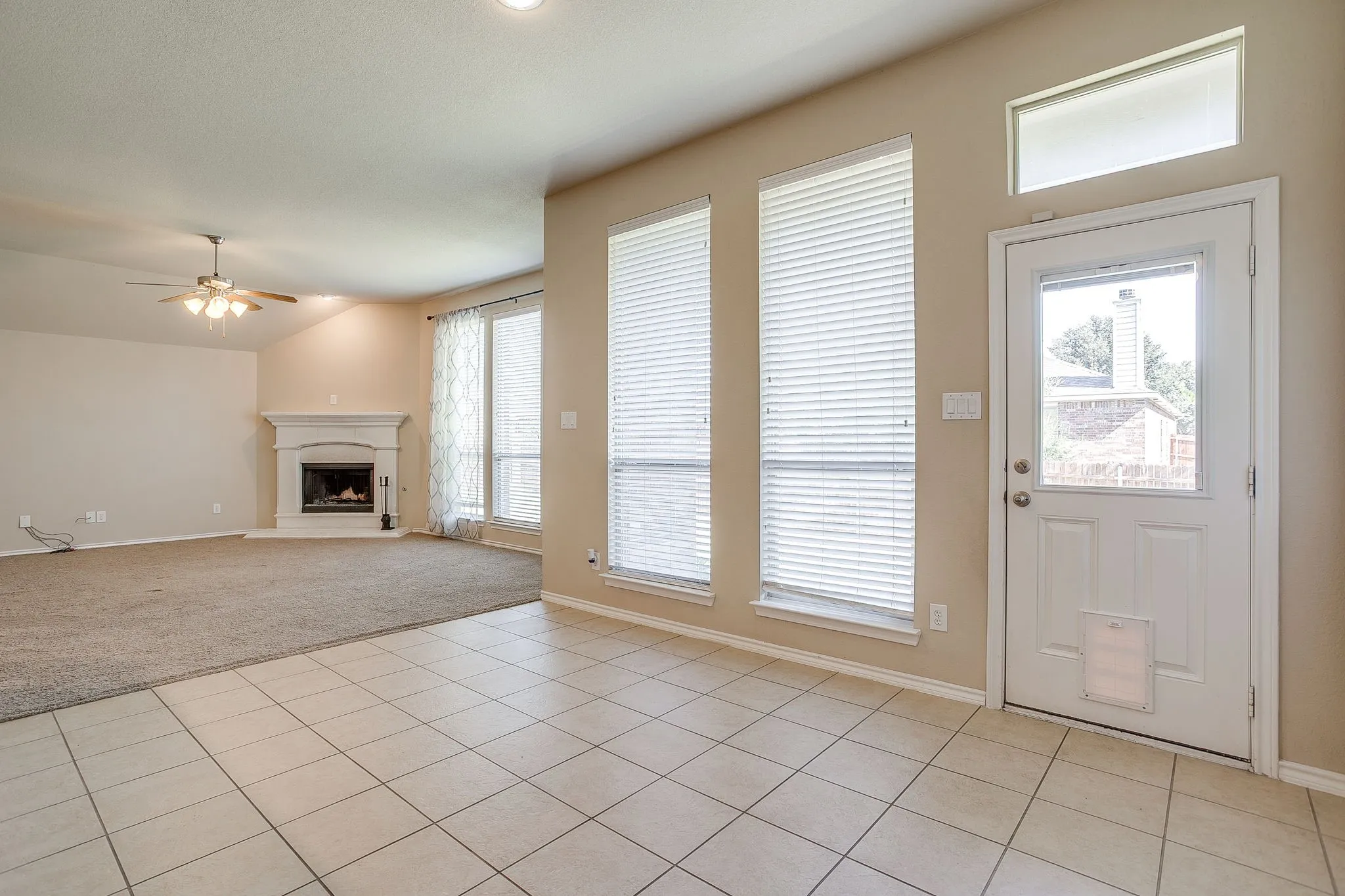 Single Family Residence For Rent in Tarrant County , 6 Beechcreek Drive, Edgecliff Village, Texas 76134, 3 Bedroom, 2 Bathroom, 2 Garage spaces, 2,404 Sqft, built in 2009, mls#21363600, Real Estate Agent in Edgecliff Village, Homes For Rent in Tarrant county, Homes For Rent in Edgecliff Village, Realtor in Edgecliff Village Texas, Real Estate Brokerage Independent Realty Texas, Luminita Cordes Realtor