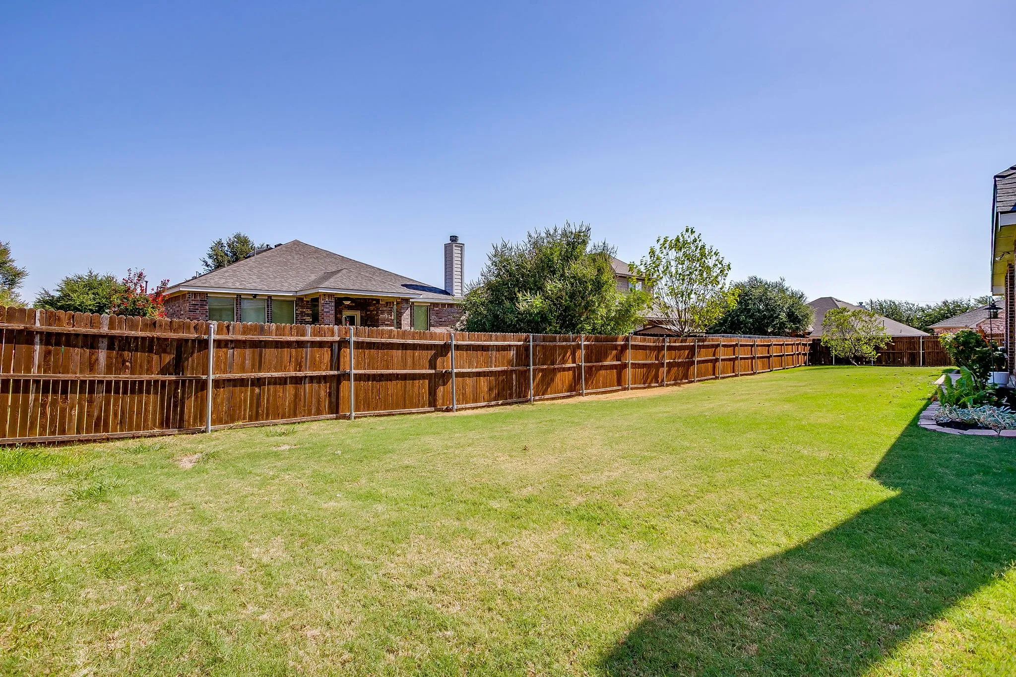 Single Family Residence For Rent in Tarrant County , 6 Beechcreek Drive, Edgecliff Village, Texas 76134, 3 Bedroom, 2 Bathroom, 2 Garage spaces, 2,404 Sqft, built in 2009, mls#21363600, Real Estate Agent in Edgecliff Village, Homes For Rent in Tarrant county, Homes For Rent in Edgecliff Village, Realtor in Edgecliff Village Texas, Real Estate Brokerage Independent Realty Texas, Luminita Cordes Realtor