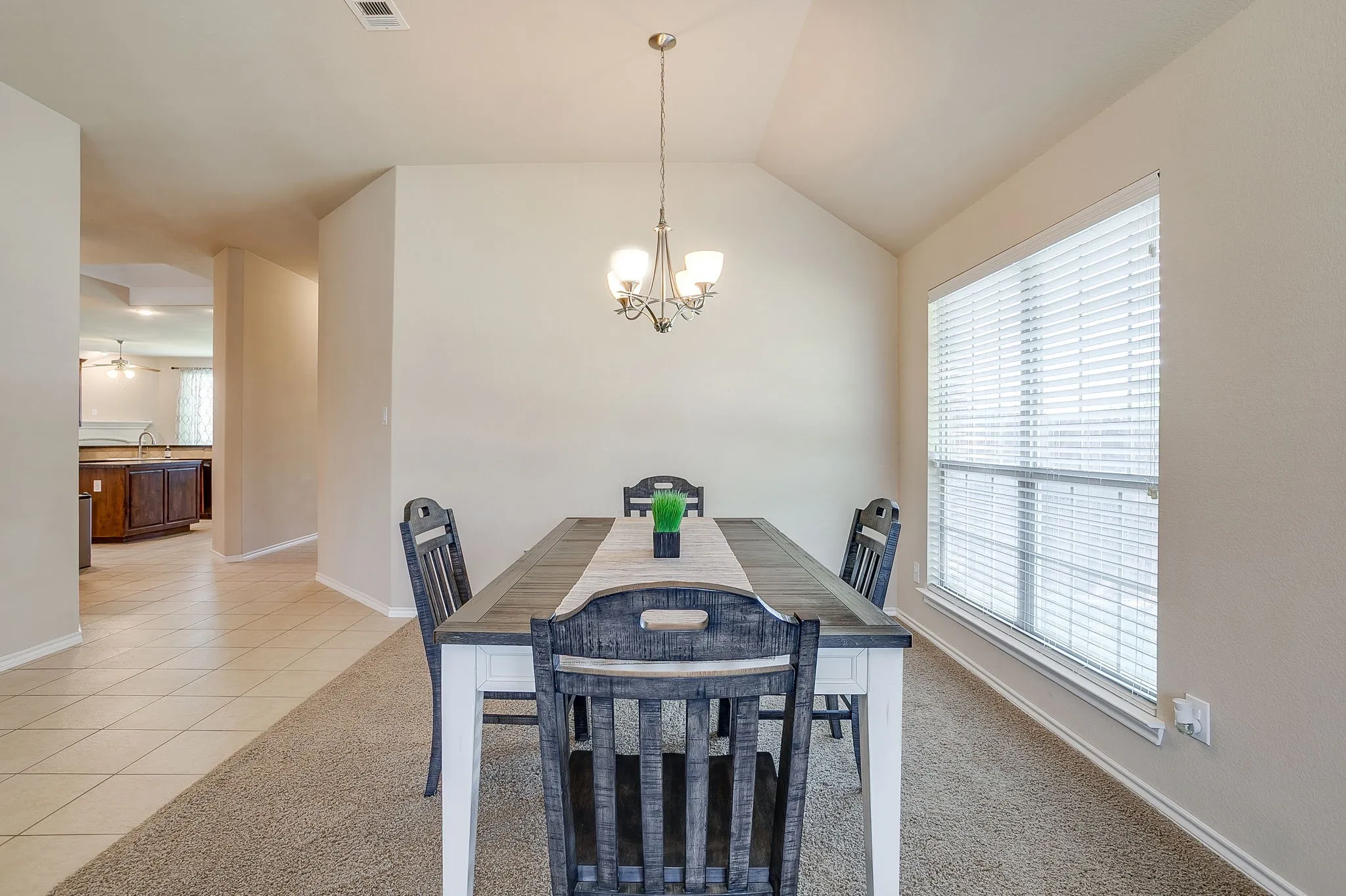 Single Family Residence For Rent in Tarrant County , 6 Beechcreek Drive, Edgecliff Village, Texas 76134, 3 Bedroom, 2 Bathroom, 2 Garage spaces, 2,404 Sqft, built in 2009, mls#21363600, Real Estate Agent in Edgecliff Village, Homes For Rent in Tarrant county, Homes For Rent in Edgecliff Village, Realtor in Edgecliff Village Texas, Real Estate Brokerage Independent Realty Texas, Luminita Cordes Realtor