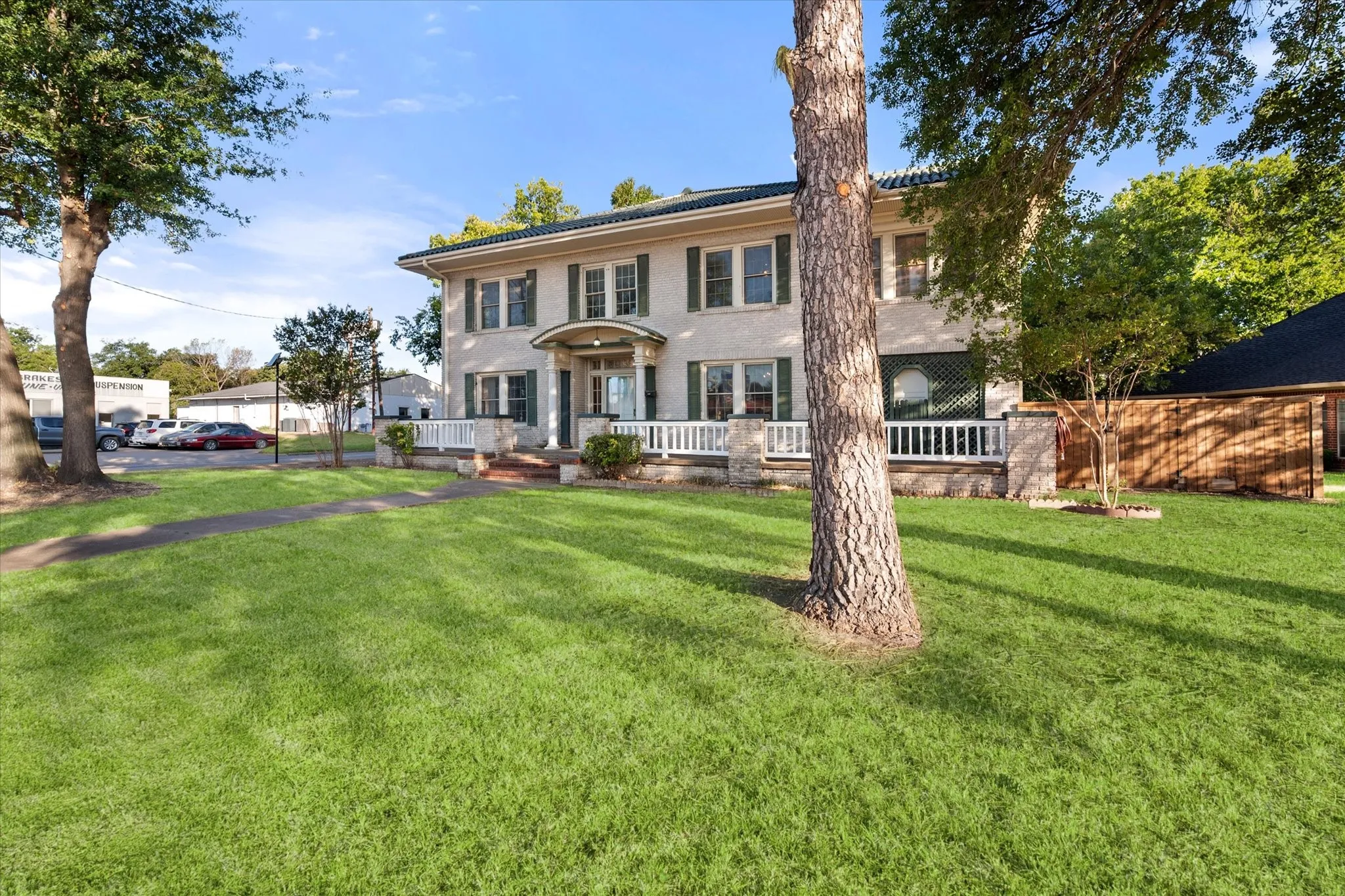 Single Family Residence For Sale in Navarro County , 1452 W 2nd Avenue, Corsicana, Texas 75110, 4 Bedroom, 3 Bathroom, Garage spaces, 3,456 Sqft, built in 1924, Price $275,000, mls#21363104, Real Estate Agent in Corsicana, Homes For Sale in Navarro county, Homes For Sale in Corsicana, Realtor in Corsicana Texas, Real Estate Brokerage Independent Realty Texas, Luminita Cordes Realtor