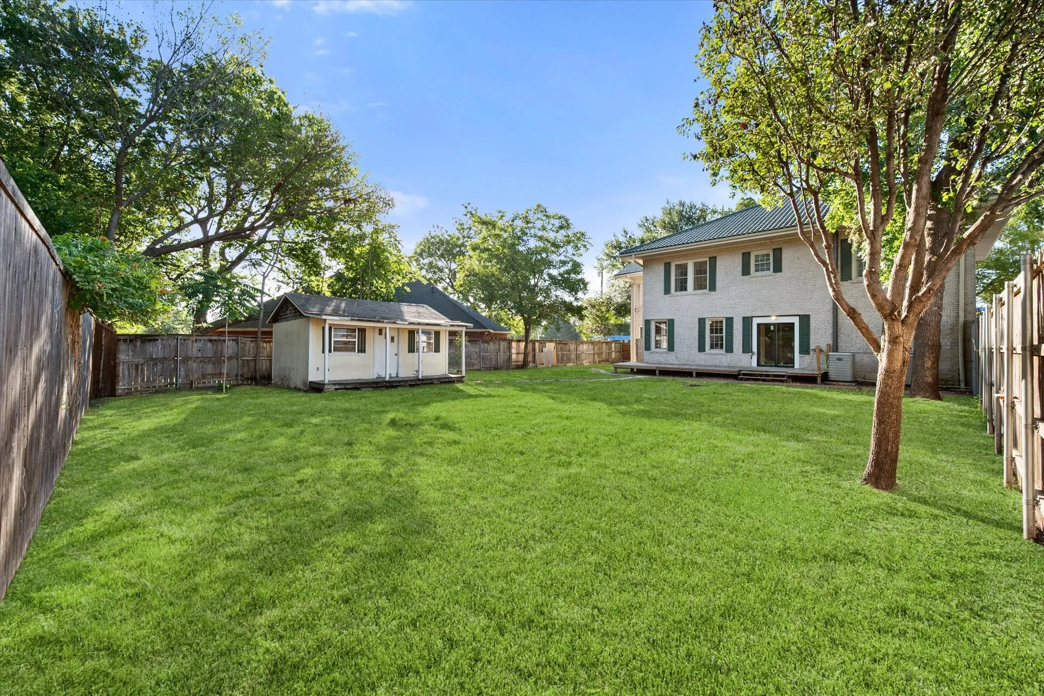 Single Family Residence For Sale in Navarro County , 1452 W 2nd Avenue, Corsicana, Texas 75110, 4 Bedroom, 3 Bathroom, Garage spaces, 3,456 Sqft, built in 1924, Price $275,000, mls#21363104, Real Estate Agent in Corsicana, Homes For Sale in Navarro county, Homes For Sale in Corsicana, Realtor in Corsicana Texas, Real Estate Brokerage Independent Realty Texas, Luminita Cordes Realtor