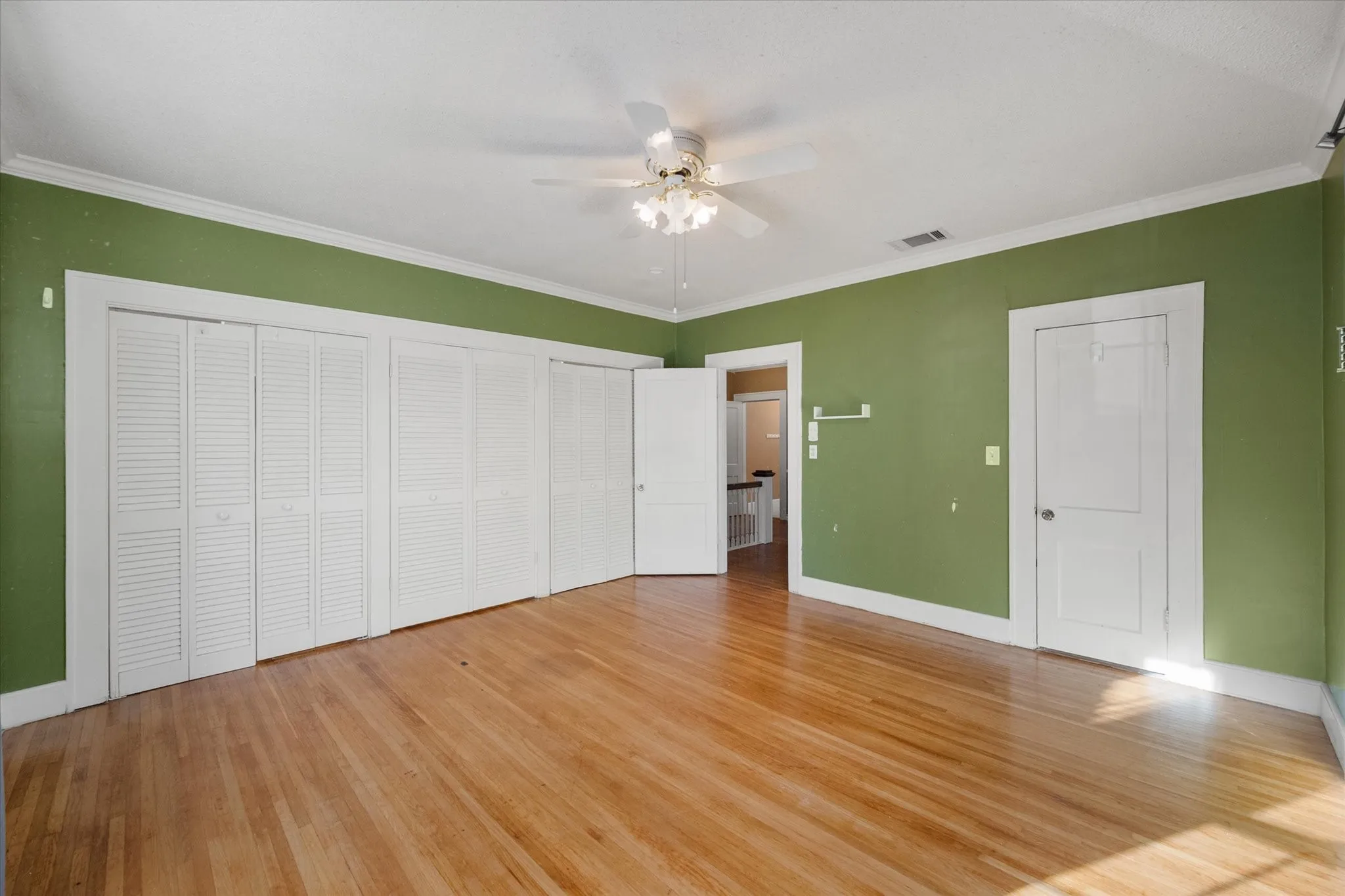 Single Family Residence For Sale in Navarro County , 1452 W 2nd Avenue, Corsicana, Texas 75110, 4 Bedroom, 3 Bathroom, Garage spaces, 3,456 Sqft, built in 1924, Price $275,000, mls#21363104, Real Estate Agent in Corsicana, Homes For Sale in Navarro county, Homes For Sale in Corsicana, Realtor in Corsicana Texas, Real Estate Brokerage Independent Realty Texas, Luminita Cordes Realtor
