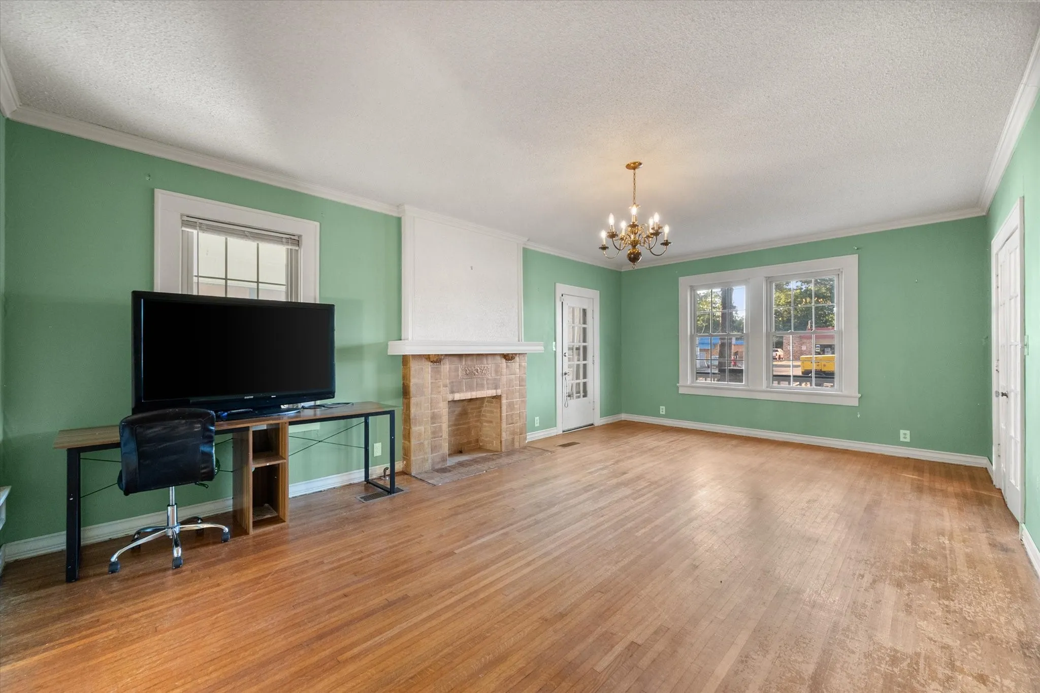Single Family Residence For Sale in Navarro County , 1452 W 2nd Avenue, Corsicana, Texas 75110, 4 Bedroom, 3 Bathroom, Garage spaces, 3,456 Sqft, built in 1924, Price $275,000, mls#21363104, Real Estate Agent in Corsicana, Homes For Sale in Navarro county, Homes For Sale in Corsicana, Realtor in Corsicana Texas, Real Estate Brokerage Independent Realty Texas, Luminita Cordes Realtor
