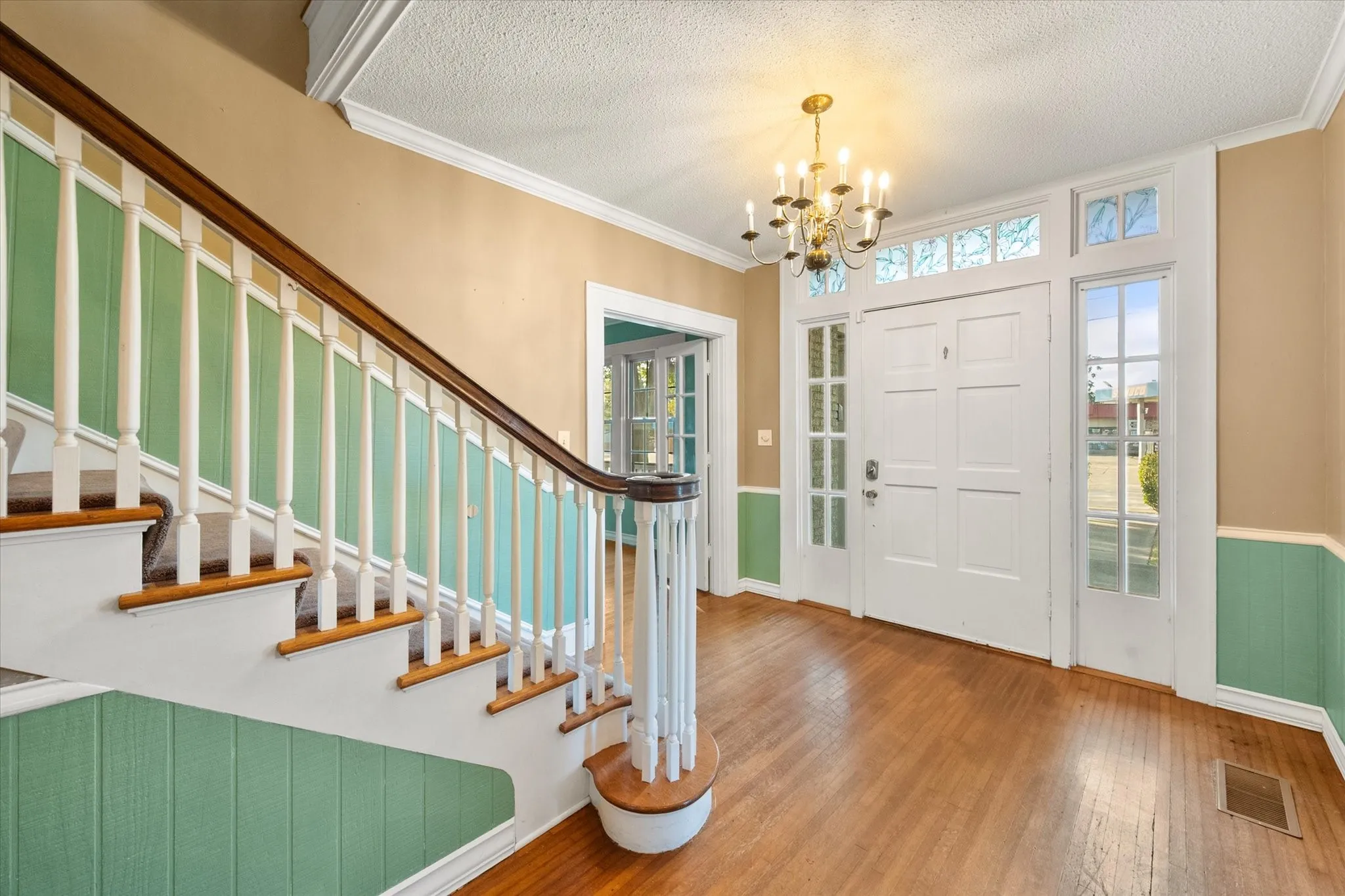 Single Family Residence For Sale in Navarro County , 1452 W 2nd Avenue, Corsicana, Texas 75110, 4 Bedroom, 3 Bathroom, Garage spaces, 3,456 Sqft, built in 1924, Price $275,000, mls#21363104, Real Estate Agent in Corsicana, Homes For Sale in Navarro county, Homes For Sale in Corsicana, Realtor in Corsicana Texas, Real Estate Brokerage Independent Realty Texas, Luminita Cordes Realtor