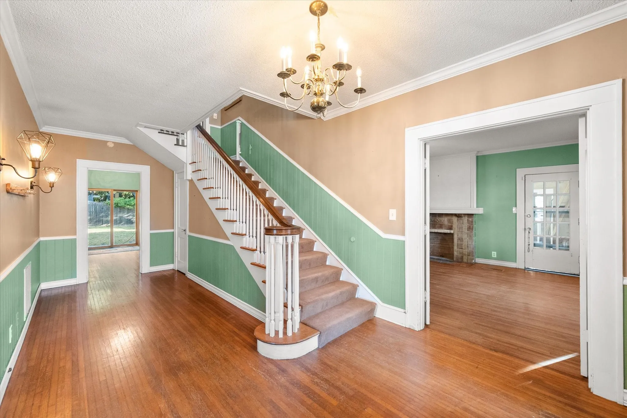 Single Family Residence For Sale in Navarro County , 1452 W 2nd Avenue, Corsicana, Texas 75110, 4 Bedroom, 3 Bathroom, Garage spaces, 3,456 Sqft, built in 1924, Price $275,000, mls#21363104, Real Estate Agent in Corsicana, Homes For Sale in Navarro county, Homes For Sale in Corsicana, Realtor in Corsicana Texas, Real Estate Brokerage Independent Realty Texas, Luminita Cordes Realtor