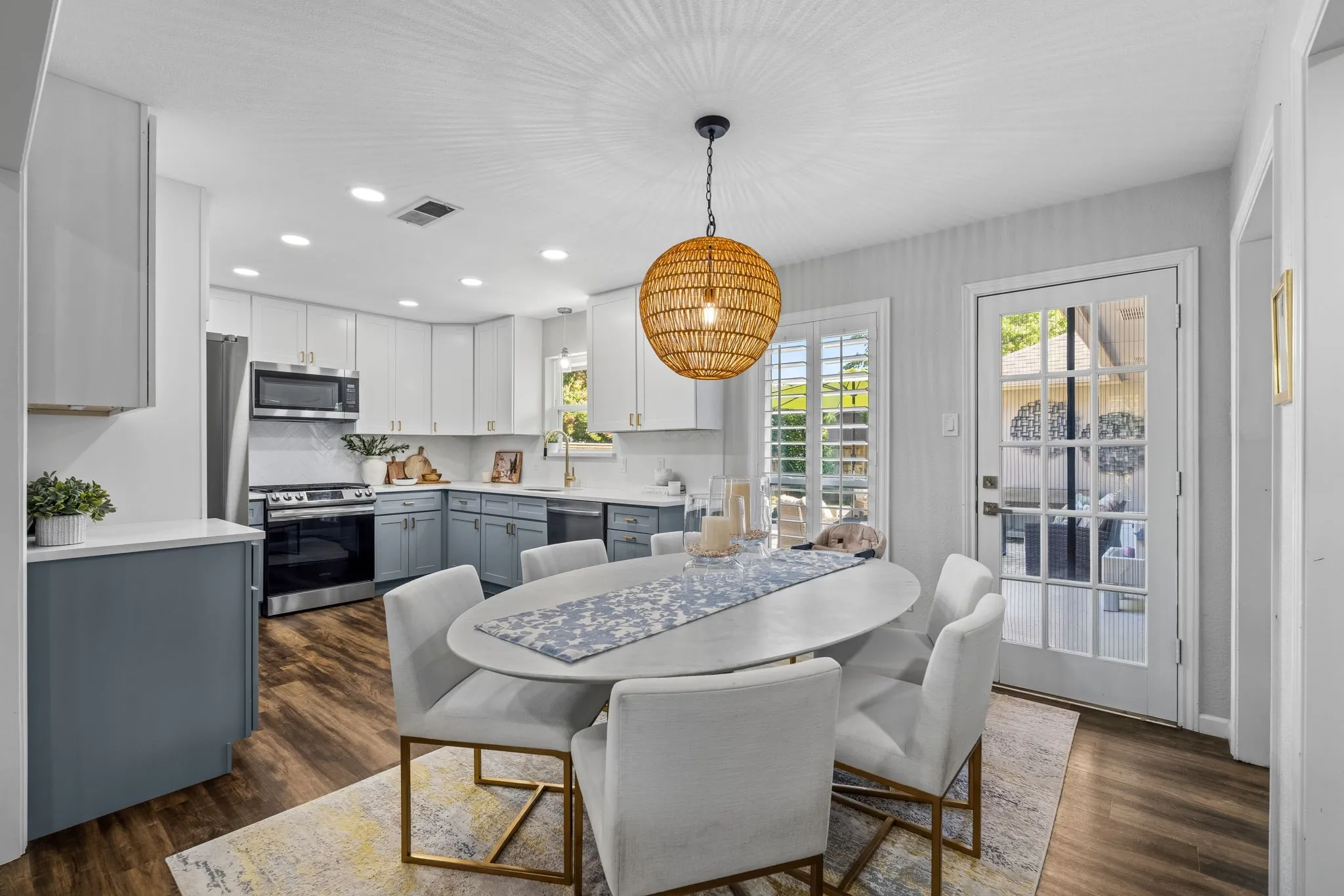 Single Family Residence For Sale in Denton County , 2403 Silverthorne Drive, Dallas, Texas 75287, 3 Bedroom, 2 Bathroom, 2 Garage spaces, 1,822 Sqft, built in 1983, mls#21347644, Real Estate Agent in Dallas, Homes For Sale in Denton county, Homes For Sale in Dallas, Realtor in Dallas Texas, Real Estate Brokerage Independent Realty Texas, Luminita Cordes Realtor