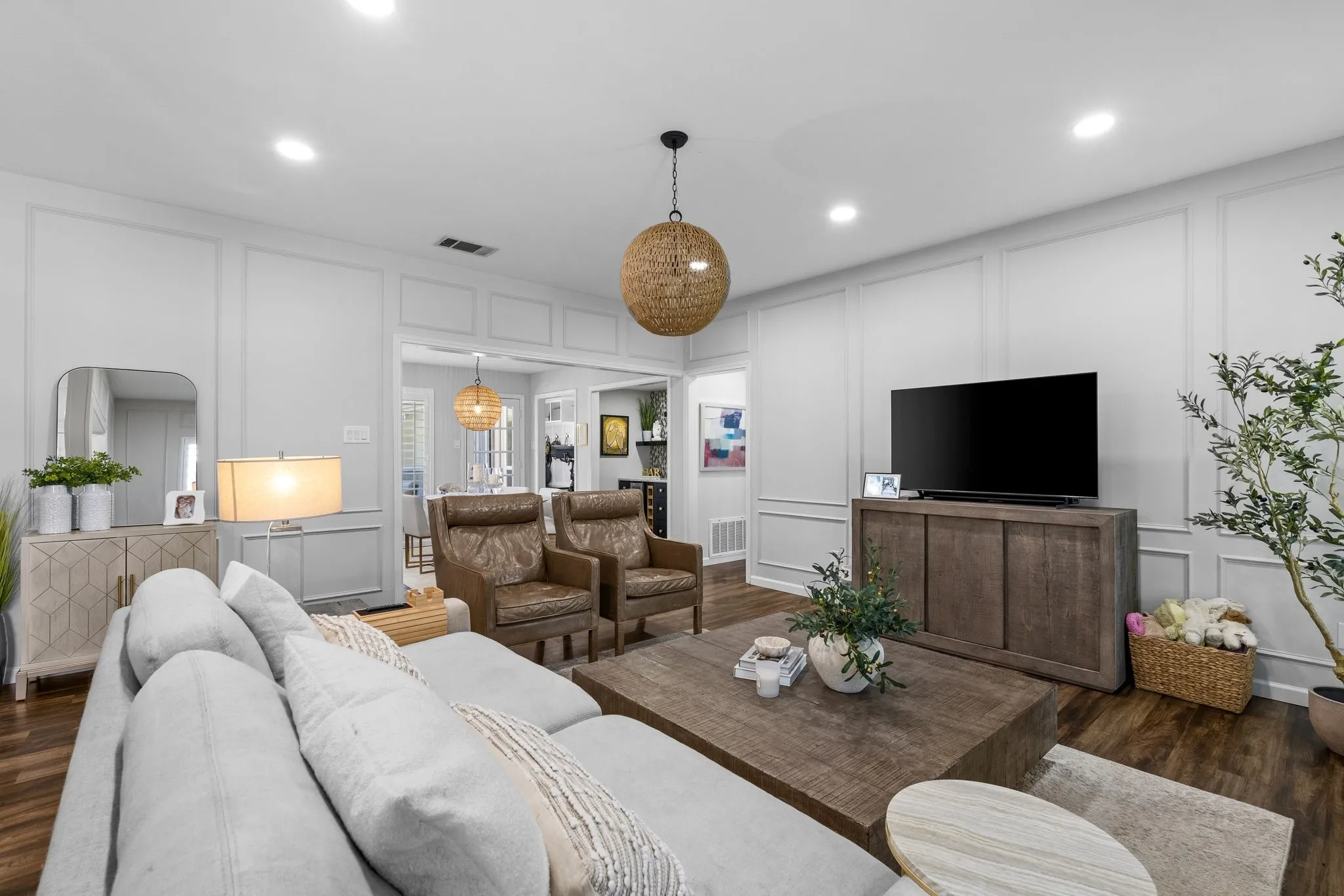 Single Family Residence For Sale in Denton County , 2403 Silverthorne Drive, Dallas, Texas 75287, 3 Bedroom, 2 Bathroom, 2 Garage spaces, 1,822 Sqft, built in 1983, mls#21347644, Real Estate Agent in Dallas, Homes For Sale in Denton county, Homes For Sale in Dallas, Realtor in Dallas Texas, Real Estate Brokerage Independent Realty Texas, Luminita Cordes Realtor