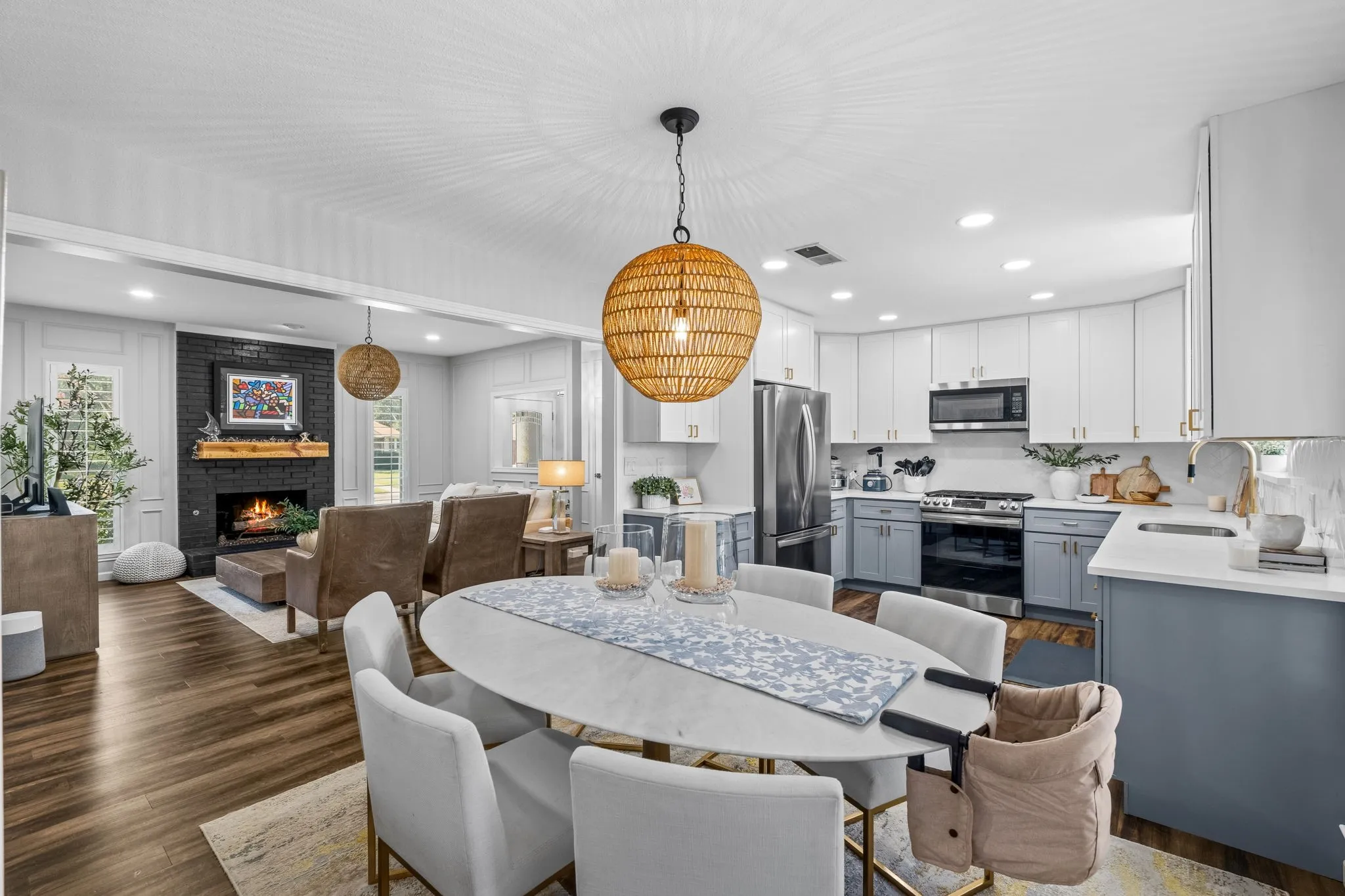 Single Family Residence For Sale in Denton County , 2403 Silverthorne Drive, Dallas, Texas 75287, 3 Bedroom, 2 Bathroom, 2 Garage spaces, 1,822 Sqft, built in 1983, mls#21347644, Real Estate Agent in Dallas, Homes For Sale in Denton county, Homes For Sale in Dallas, Realtor in Dallas Texas, Real Estate Brokerage Independent Realty Texas, Luminita Cordes Realtor