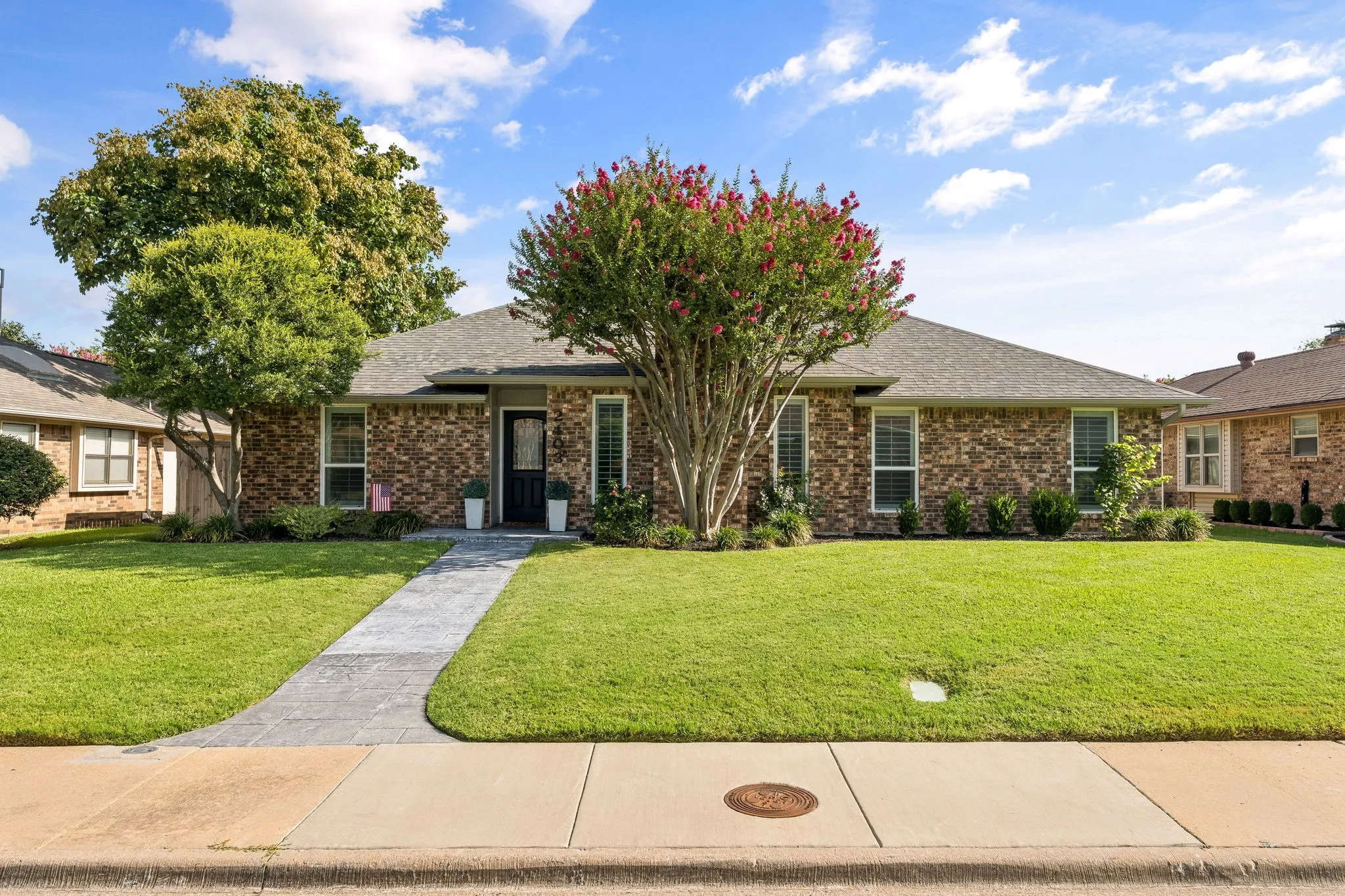 Single Family Residence For Sale in Denton County , 2403 Silverthorne Drive, Dallas, Texas 75287, 3 Bedroom, 2 Bathroom, 2 Garage spaces, 1,822 Sqft, built in 1983, mls#21347644, Real Estate Agent in Dallas, Homes For Sale in Denton county, Homes For Sale in Dallas, Realtor in Dallas Texas, Real Estate Brokerage Independent Realty Texas, Luminita Cordes Realtor