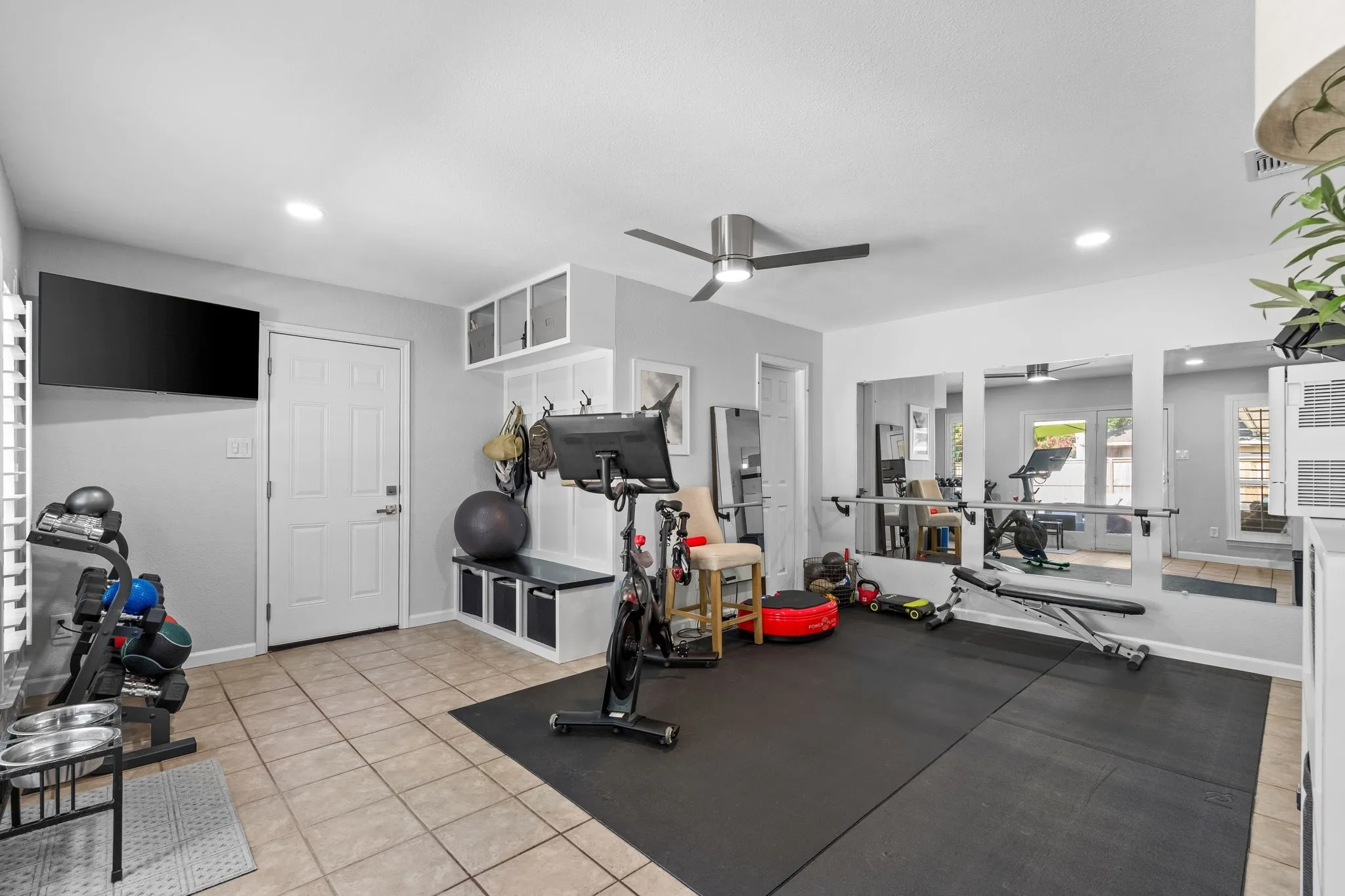 Single Family Residence For Sale in Denton County , 2403 Silverthorne Drive, Dallas, Texas 75287, 3 Bedroom, 2 Bathroom, 2 Garage spaces, 1,822 Sqft, built in 1983, mls#21347644, Real Estate Agent in Dallas, Homes For Sale in Denton county, Homes For Sale in Dallas, Realtor in Dallas Texas, Real Estate Brokerage Independent Realty Texas, Luminita Cordes Realtor