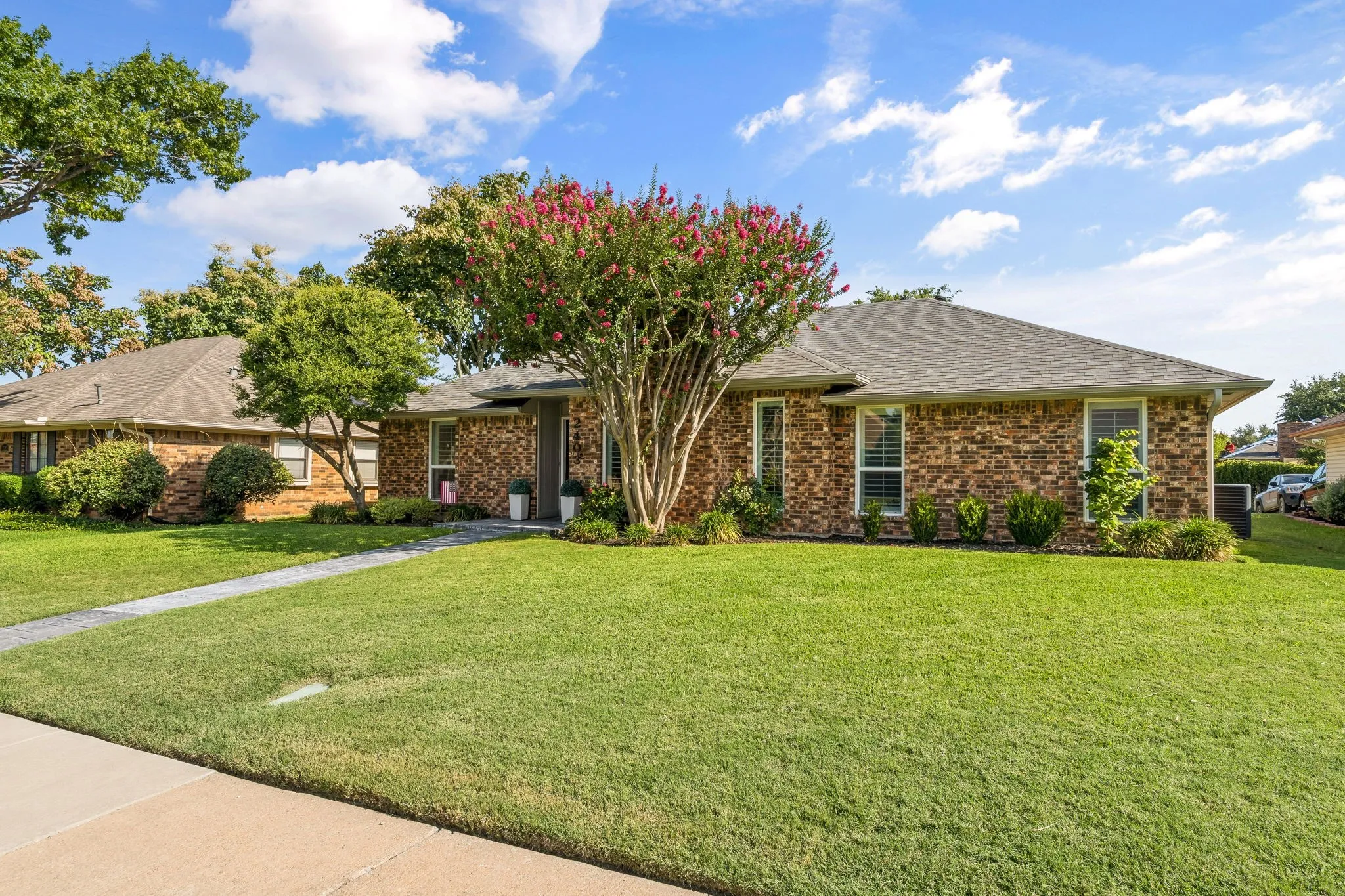 Single Family Residence For Sale in Denton County , 2403 Silverthorne Drive, Dallas, Texas 75287, 3 Bedroom, 2 Bathroom, 2 Garage spaces, 1,822 Sqft, built in 1983, mls#21347644, Real Estate Agent in Dallas, Homes For Sale in Denton county, Homes For Sale in Dallas, Realtor in Dallas Texas, Real Estate Brokerage Independent Realty Texas, Luminita Cordes Realtor