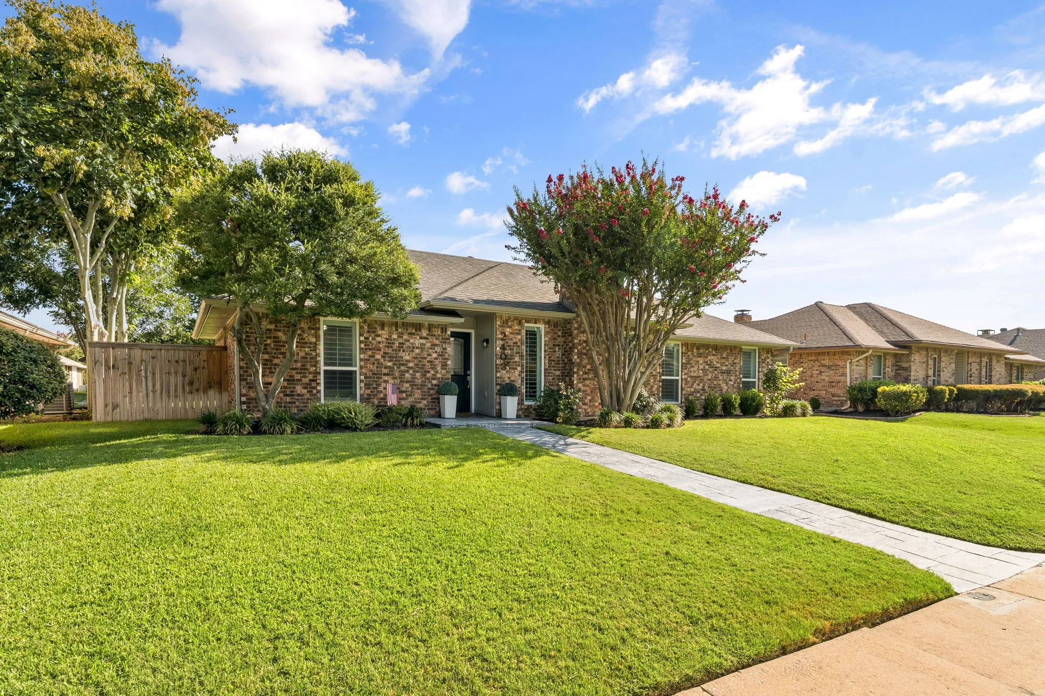 Single Family Residence For Sale in Denton County , 2403 Silverthorne Drive, Dallas, Texas 75287, 3 Bedroom, 2 Bathroom, 2 Garage spaces, 1,822 Sqft, built in 1983, mls#21347644, Real Estate Agent in Dallas, Homes For Sale in Denton county, Homes For Sale in Dallas, Realtor in Dallas Texas, Real Estate Brokerage Independent Realty Texas, Luminita Cordes Realtor