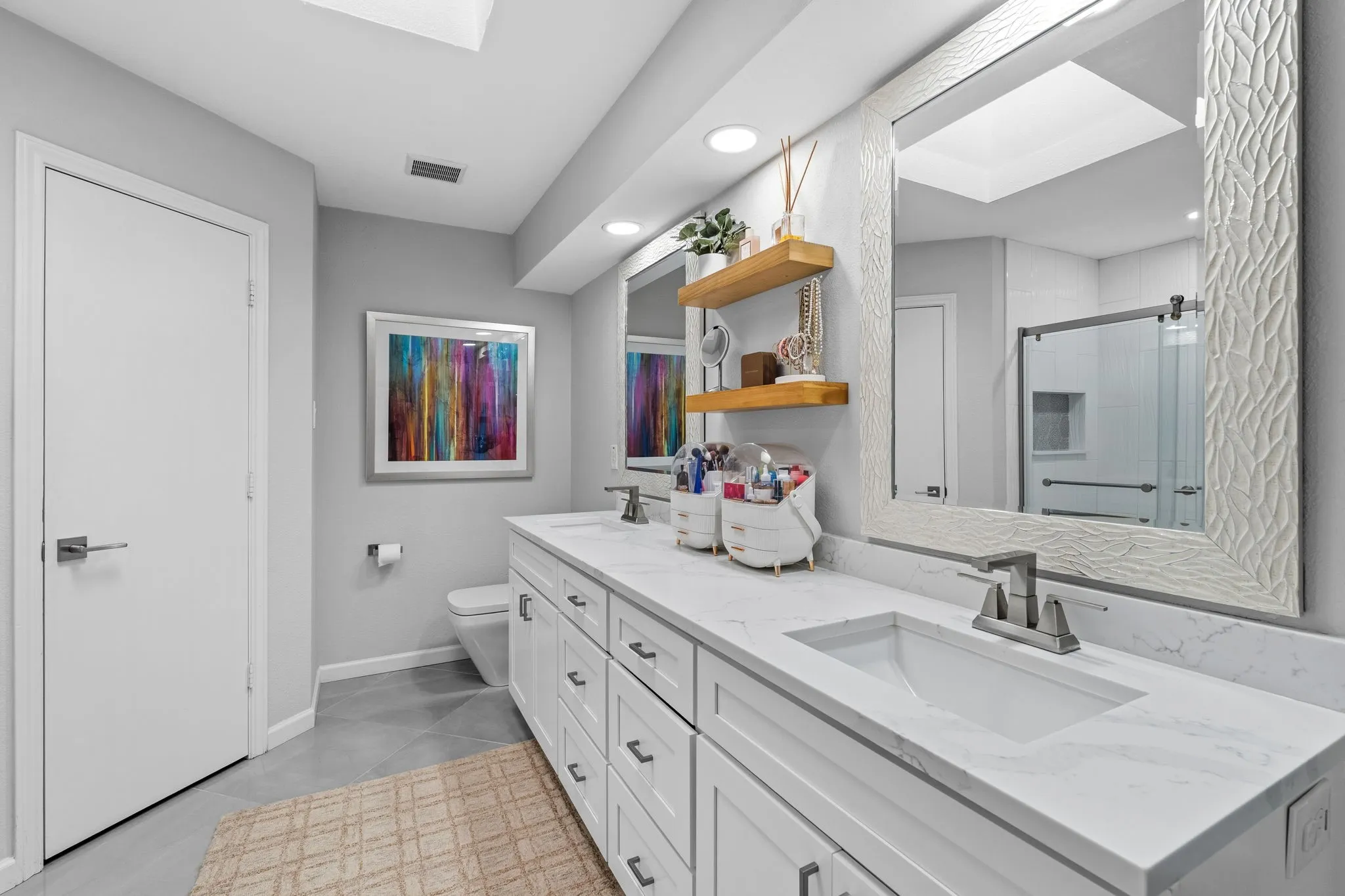 Single Family Residence For Sale in Denton County , 2403 Silverthorne Drive, Dallas, Texas 75287, 3 Bedroom, 2 Bathroom, 2 Garage spaces, 1,822 Sqft, built in 1983, mls#21347644, Real Estate Agent in Dallas, Homes For Sale in Denton county, Homes For Sale in Dallas, Realtor in Dallas Texas, Real Estate Brokerage Independent Realty Texas, Luminita Cordes Realtor