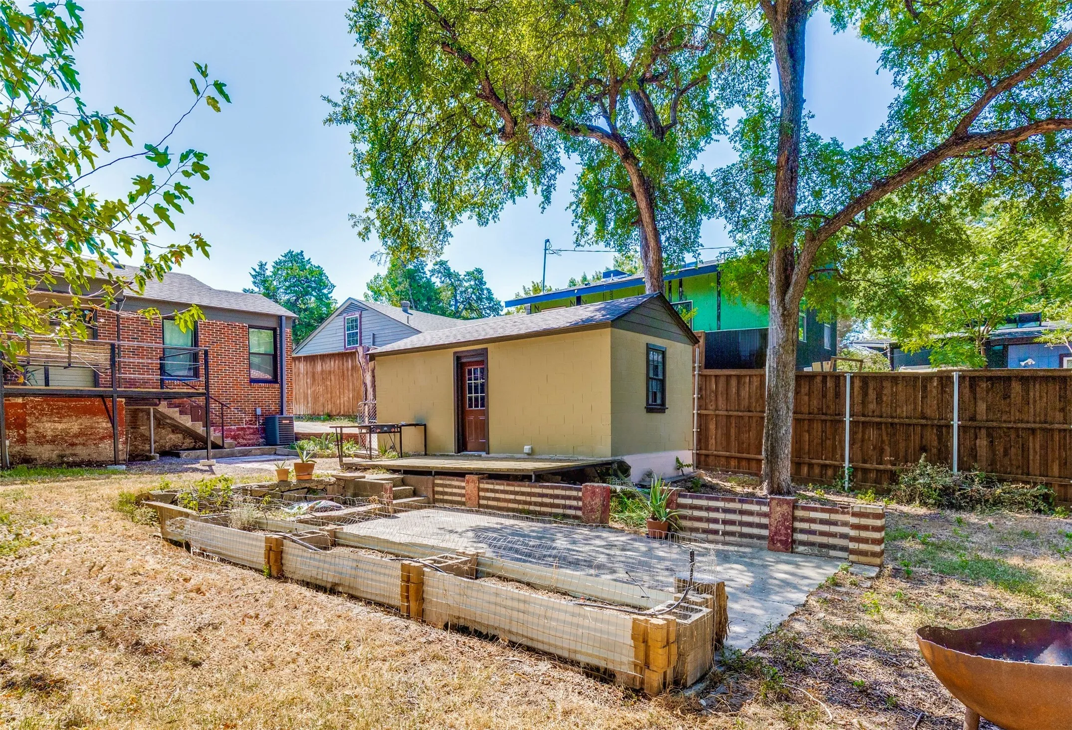 Single Family Residence For Sale in Dallas County , 1427 Arizona Avenue, Dallas, Texas 75216, 2 Bedroom, 1 Bathroom, 1 Garage spaces, 1,058 Sqft, built in 1946, mls#21363698, Real Estate Agent in Dallas, Homes For Sale in Dallas county, Homes For Sale in Dallas, Realtor in Dallas Texas, Real Estate Brokerage Independent Realty Texas, Luminita Cordes Realtor