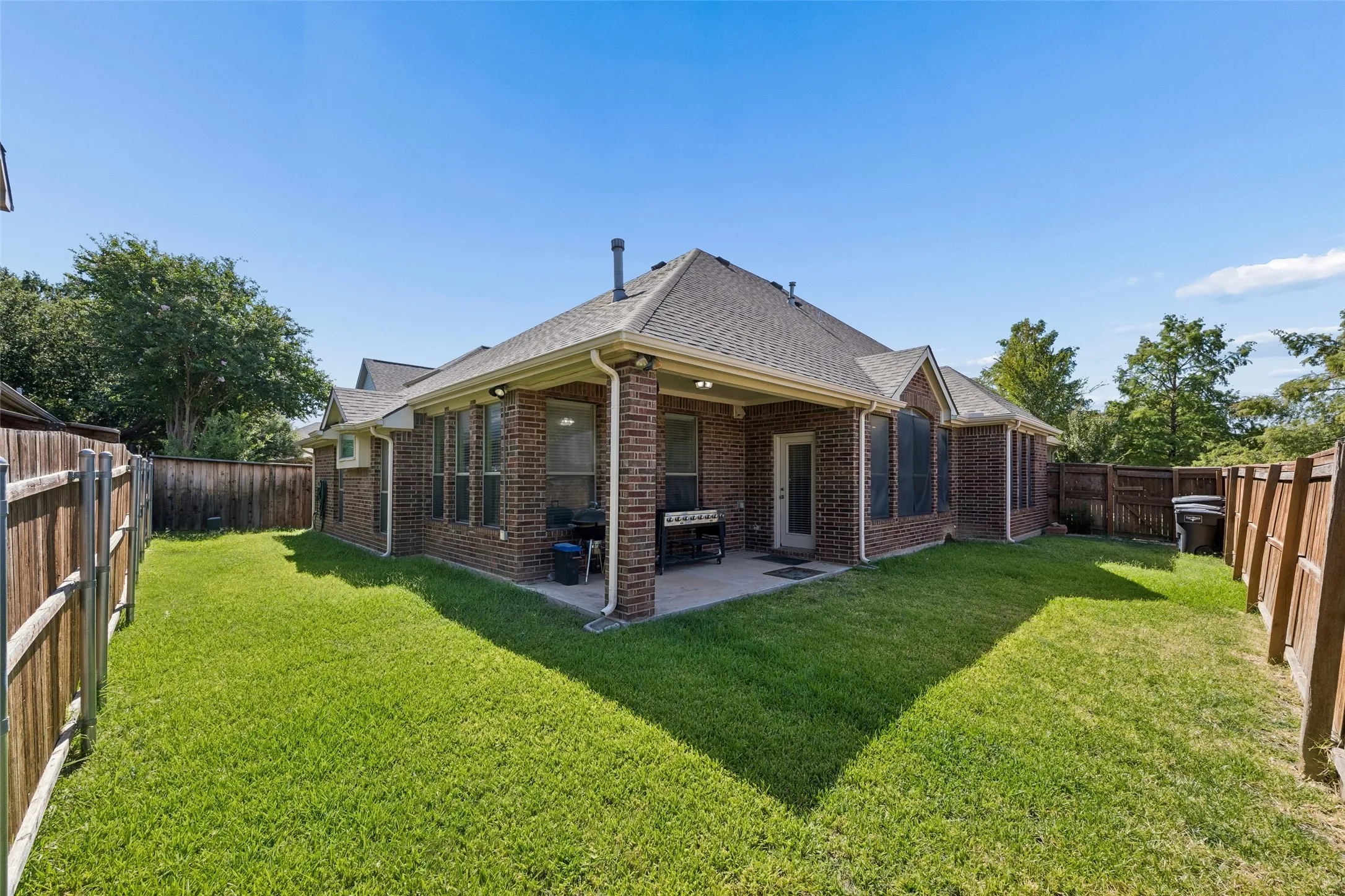 Single Family Residence For Sale in Tarrant County , 4401 Monnig Lane, Fort Worth, Texas 76244, 3 Bedroom, 2 Bathroom, 2 Garage spaces, 2,274 Sqft, built in 2005, mls#21362647, Real Estate Agent in Fort Worth, Homes For Sale in Tarrant county, Homes For Sale in Fort Worth, Realtor in Fort Worth Texas, Real Estate Brokerage Independent Realty Texas, Luminita Cordes Realtor