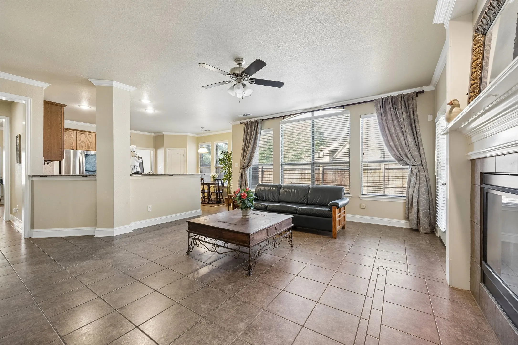 Single Family Residence For Sale in Tarrant County , 4401 Monnig Lane, Fort Worth, Texas 76244, 3 Bedroom, 2 Bathroom, 2 Garage spaces, 2,274 Sqft, built in 2005, mls#21362647, Real Estate Agent in Fort Worth, Homes For Sale in Tarrant county, Homes For Sale in Fort Worth, Realtor in Fort Worth Texas, Real Estate Brokerage Independent Realty Texas, Luminita Cordes Realtor