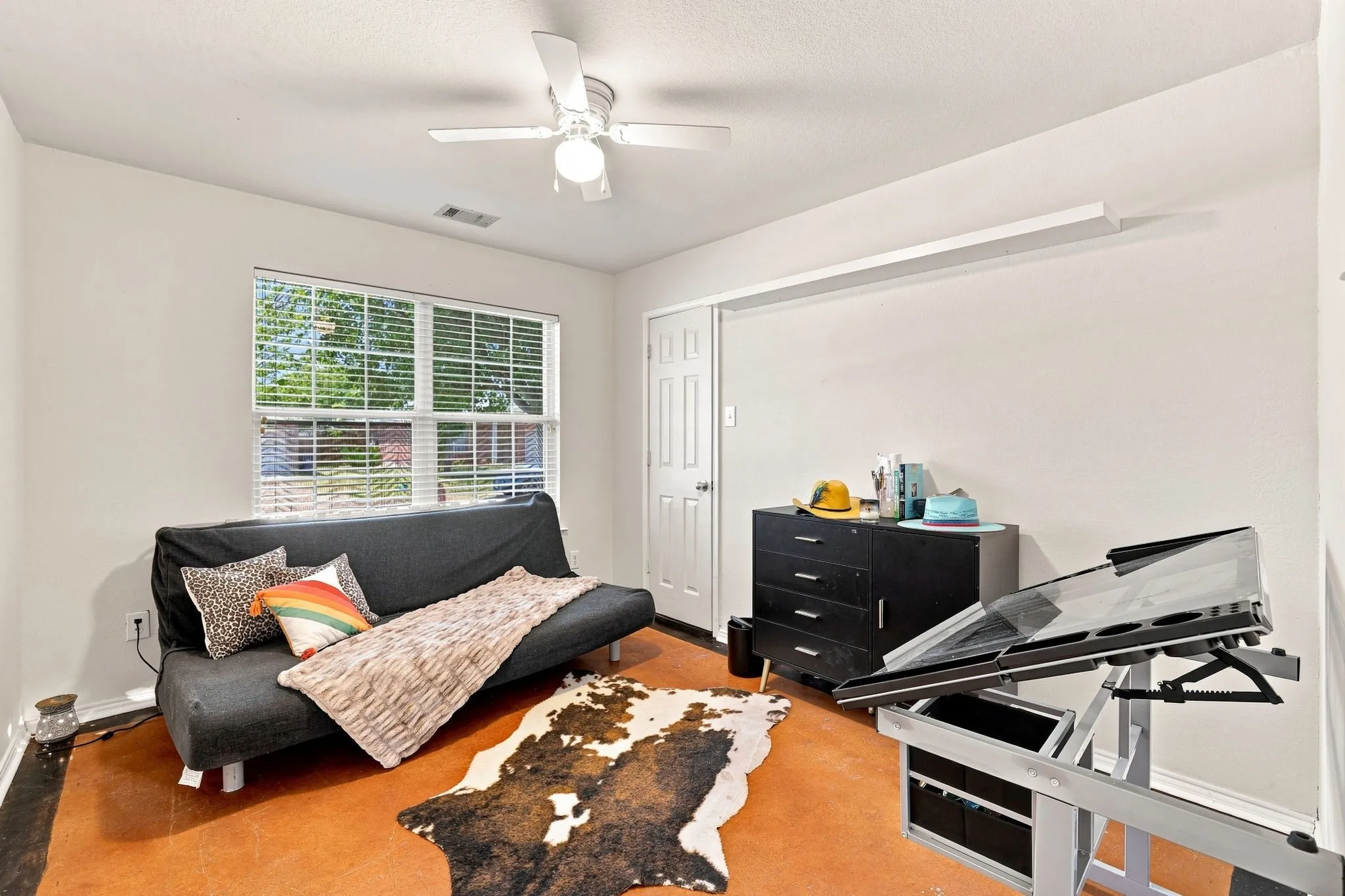 Single Family Residence For Sale in Collin County , 388 Elk Trail, Melissa, Texas 75454, 3 Bedroom, 2 Bathroom, 2 Garage spaces, 1,411 Sqft, built in 2004, mls#21362801, Real Estate Agent in Melissa, Homes For Sale in Collin county, Homes For Sale in Melissa, Realtor in Melissa Texas, Real Estate Brokerage Independent Realty Texas, Luminita Cordes Realtor