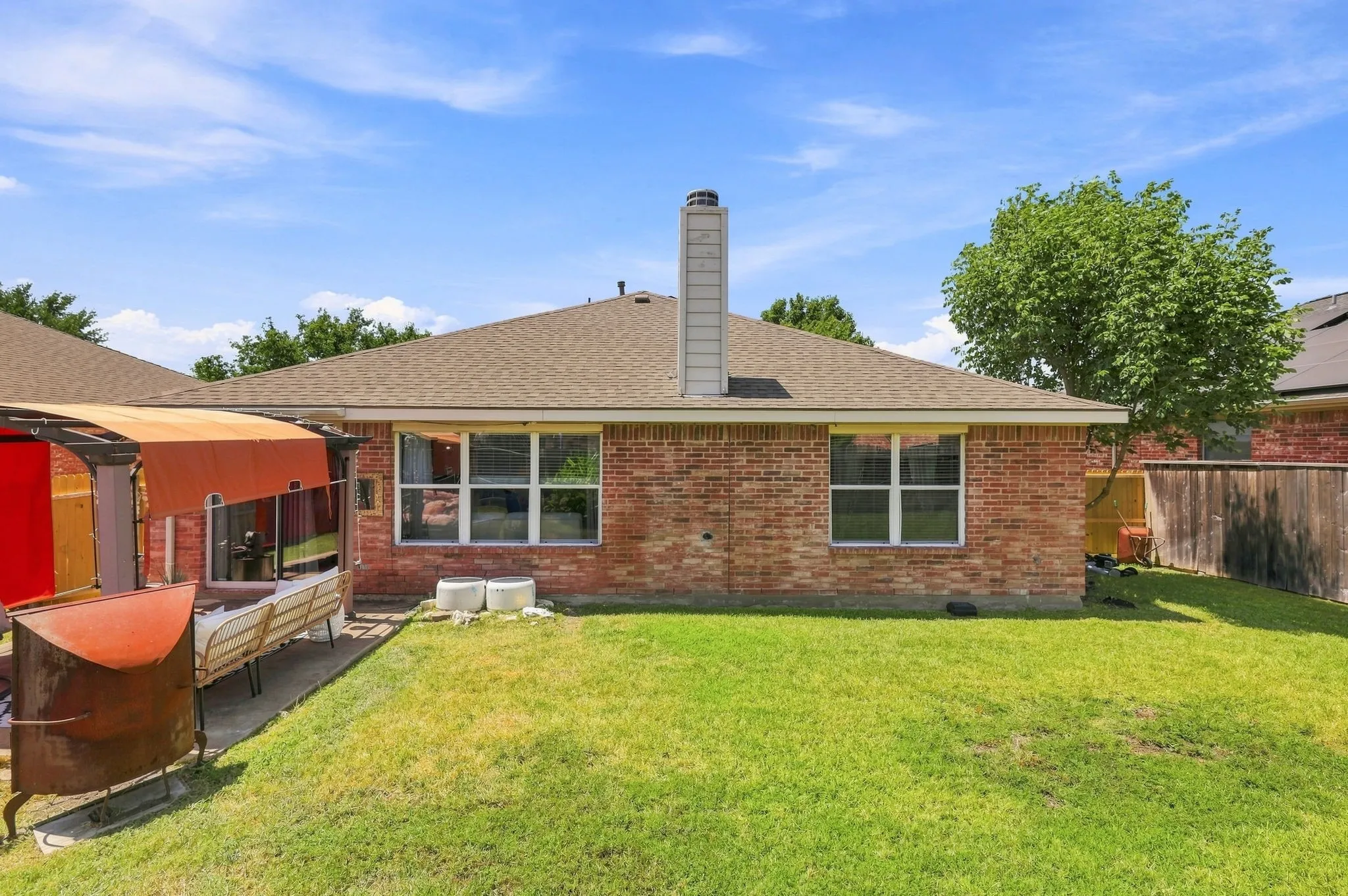 Single Family Residence For Sale in Collin County , 388 Elk Trail, Melissa, Texas 75454, 3 Bedroom, 2 Bathroom, 2 Garage spaces, 1,411 Sqft, built in 2004, mls#21362801, Real Estate Agent in Melissa, Homes For Sale in Collin county, Homes For Sale in Melissa, Realtor in Melissa Texas, Real Estate Brokerage Independent Realty Texas, Luminita Cordes Realtor