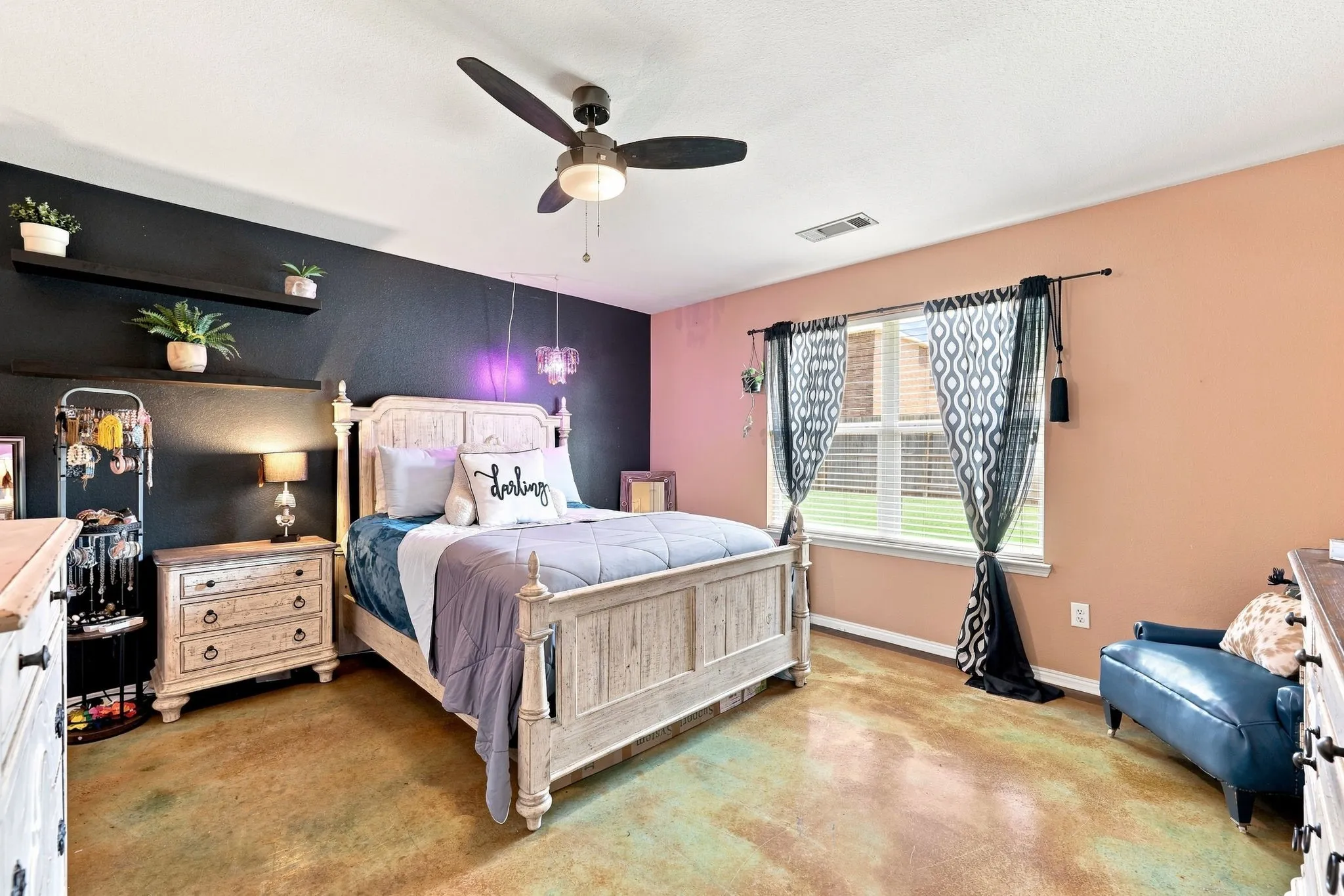 Single Family Residence For Sale in Collin County , 388 Elk Trail, Melissa, Texas 75454, 3 Bedroom, 2 Bathroom, 2 Garage spaces, 1,411 Sqft, built in 2004, mls#21362801, Real Estate Agent in Melissa, Homes For Sale in Collin county, Homes For Sale in Melissa, Realtor in Melissa Texas, Real Estate Brokerage Independent Realty Texas, Luminita Cordes Realtor