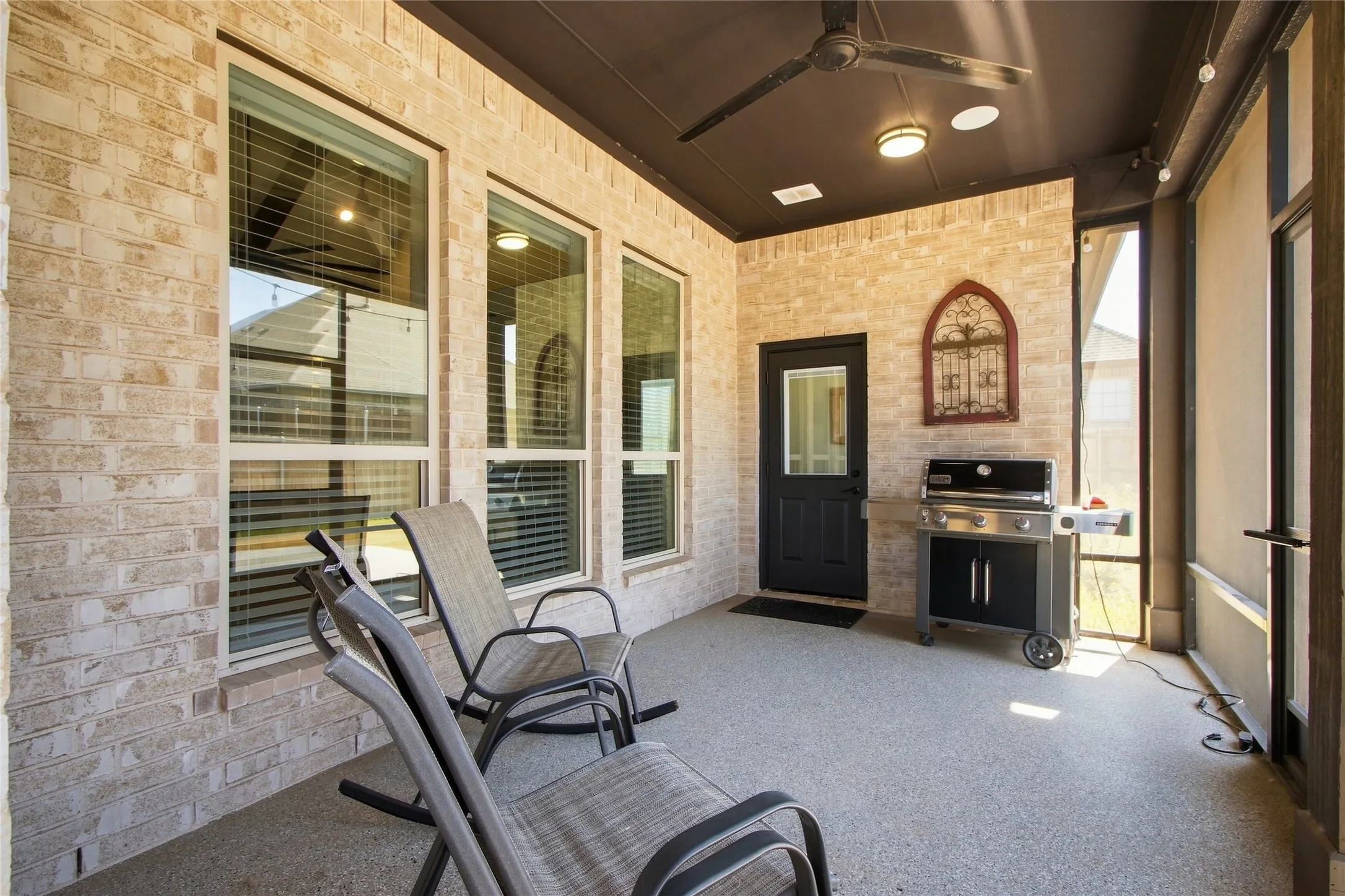 Single Family Residence For Sale in Denton County , 713 Chaparral Road, Sanger, Texas 76266, 4 Bedroom, 2 Bathroom, 3 Garage spaces, 2,198 Sqft, built in 2018, mls#21363708, Real Estate Agent in Sanger, Homes For Sale in Denton county, Homes For Sale in Sanger, Realtor in Sanger Texas, Real Estate Brokerage Independent Realty Texas, Luminita Cordes Realtor