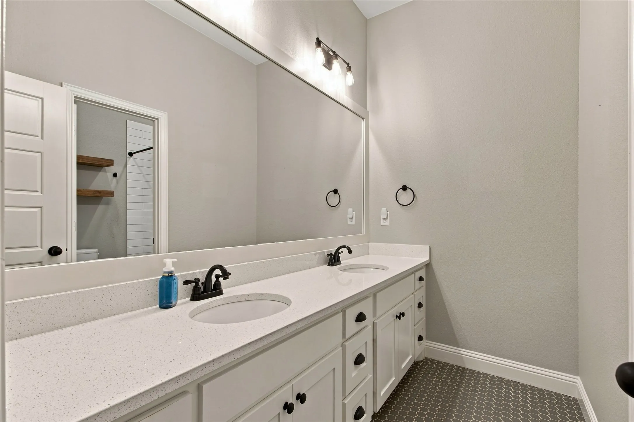 Single Family Residence For Sale in Denton County , 713 Chaparral Road, Sanger, Texas 76266, 4 Bedroom, 2 Bathroom, 3 Garage spaces, 2,198 Sqft, built in 2018, mls#21363708, Real Estate Agent in Sanger, Homes For Sale in Denton county, Homes For Sale in Sanger, Realtor in Sanger Texas, Real Estate Brokerage Independent Realty Texas, Luminita Cordes Realtor