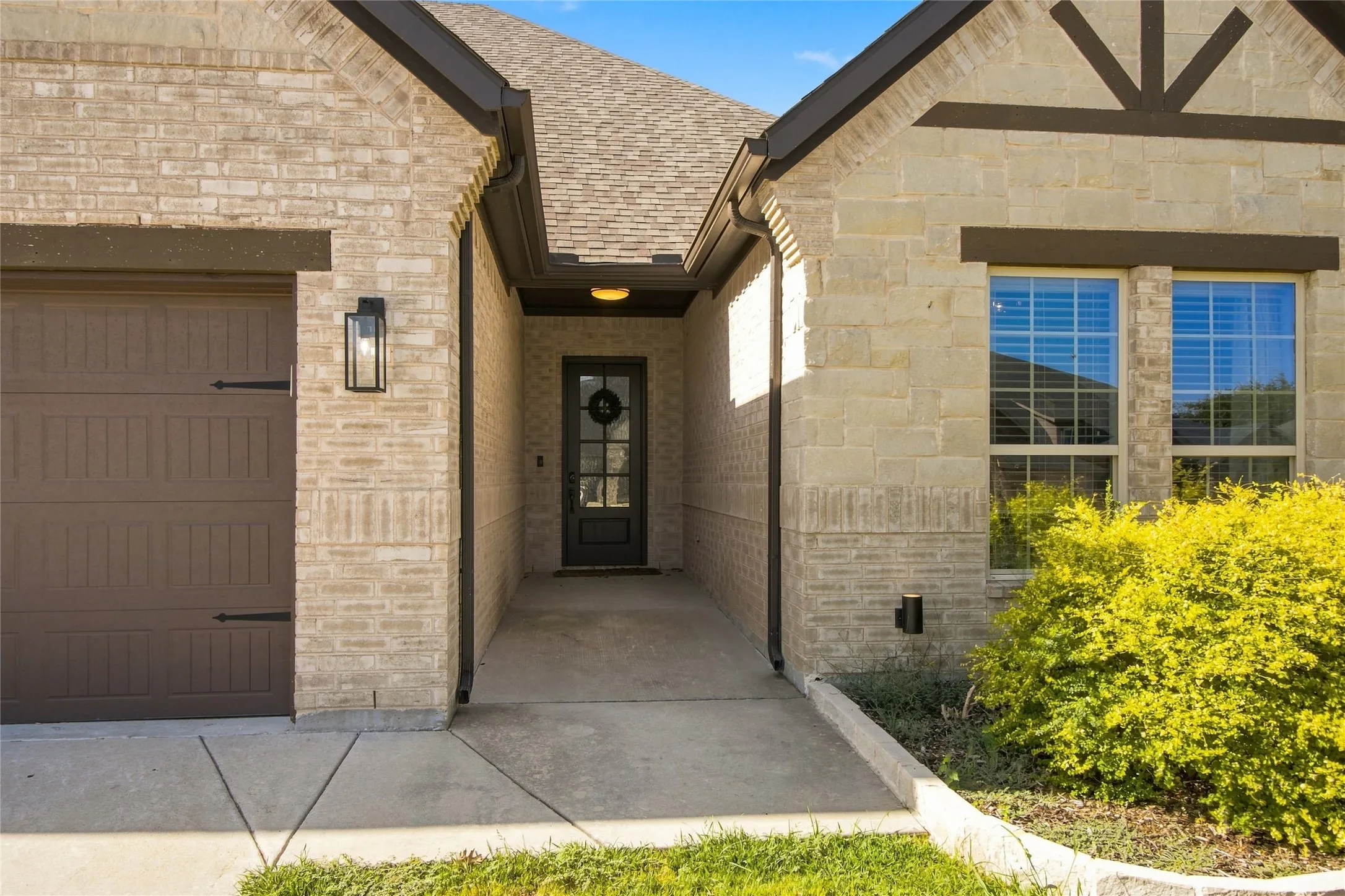 Single Family Residence For Sale in Denton County , 713 Chaparral Road, Sanger, Texas 76266, 4 Bedroom, 2 Bathroom, 3 Garage spaces, 2,198 Sqft, built in 2018, mls#21363708, Real Estate Agent in Sanger, Homes For Sale in Denton county, Homes For Sale in Sanger, Realtor in Sanger Texas, Real Estate Brokerage Independent Realty Texas, Luminita Cordes Realtor
