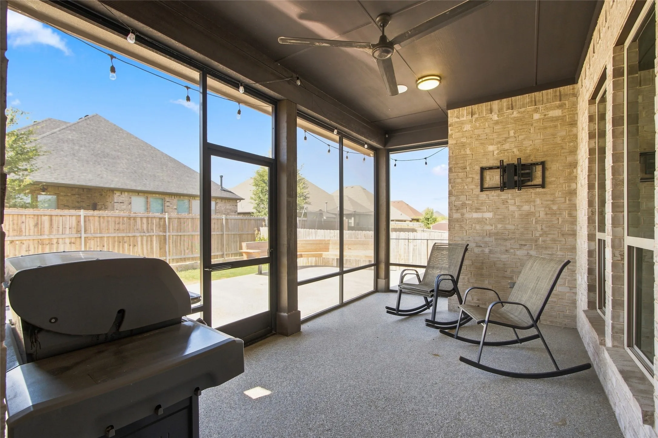 Single Family Residence For Sale in Denton County , 713 Chaparral Road, Sanger, Texas 76266, 4 Bedroom, 2 Bathroom, 3 Garage spaces, 2,198 Sqft, built in 2018, mls#21363708, Real Estate Agent in Sanger, Homes For Sale in Denton county, Homes For Sale in Sanger, Realtor in Sanger Texas, Real Estate Brokerage Independent Realty Texas, Luminita Cordes Realtor